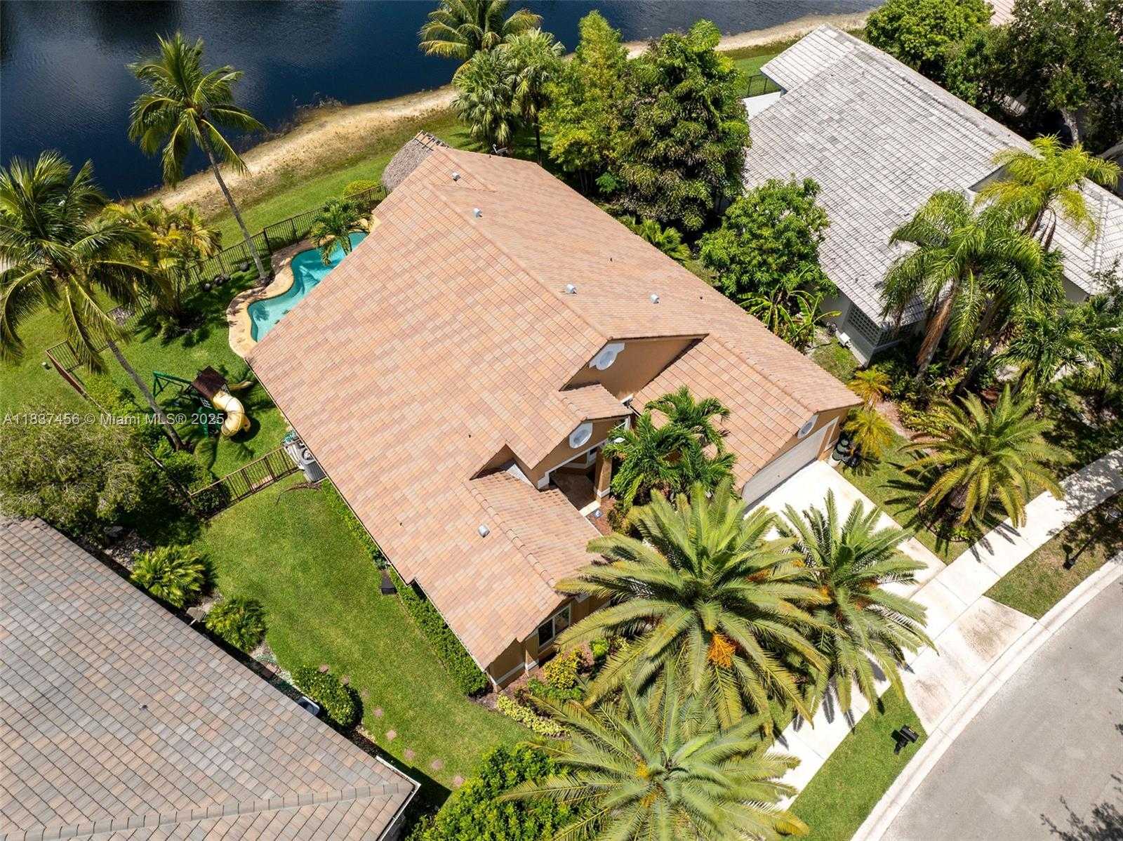 Small Image of 3043 LAKEWOOD DR, Weston Number 33