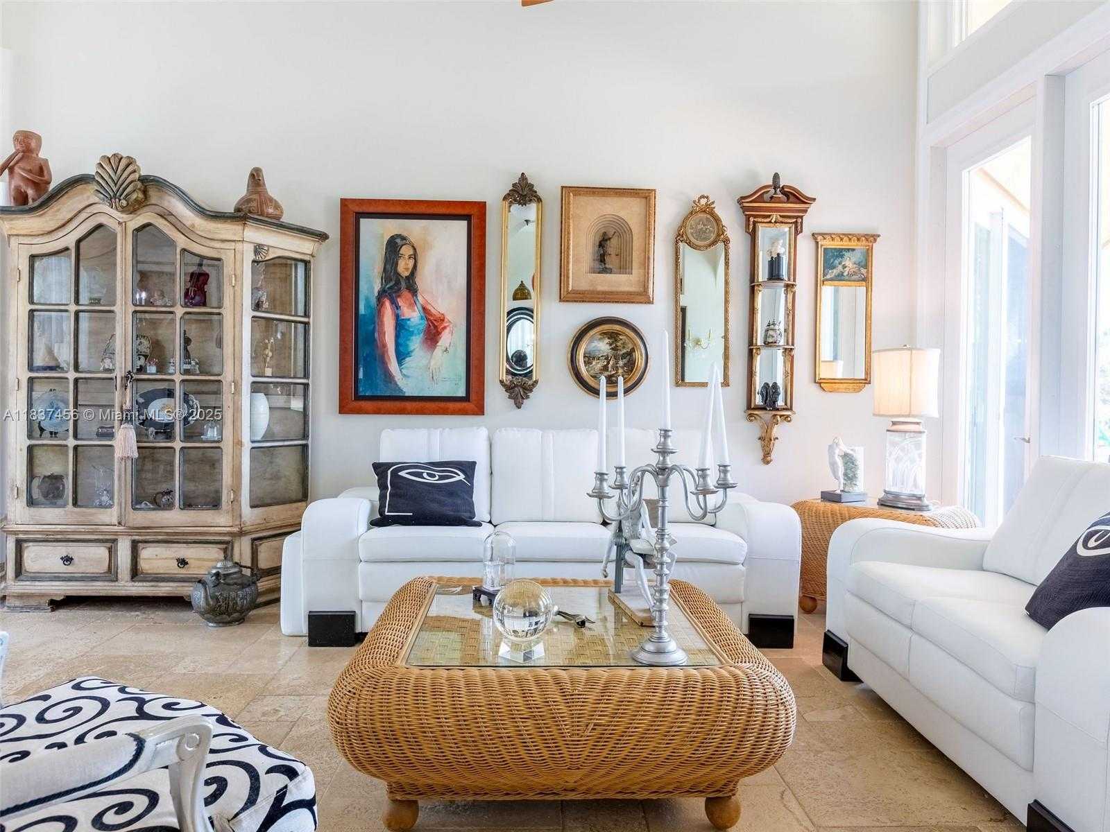 Small Image of 3043 LAKEWOOD DR, Weston Number 5