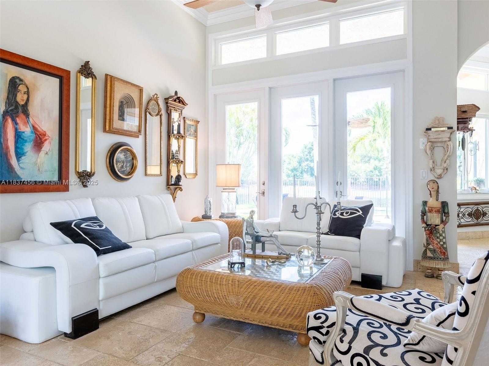 Small Image of 3043 LAKEWOOD DR, Weston Number 6