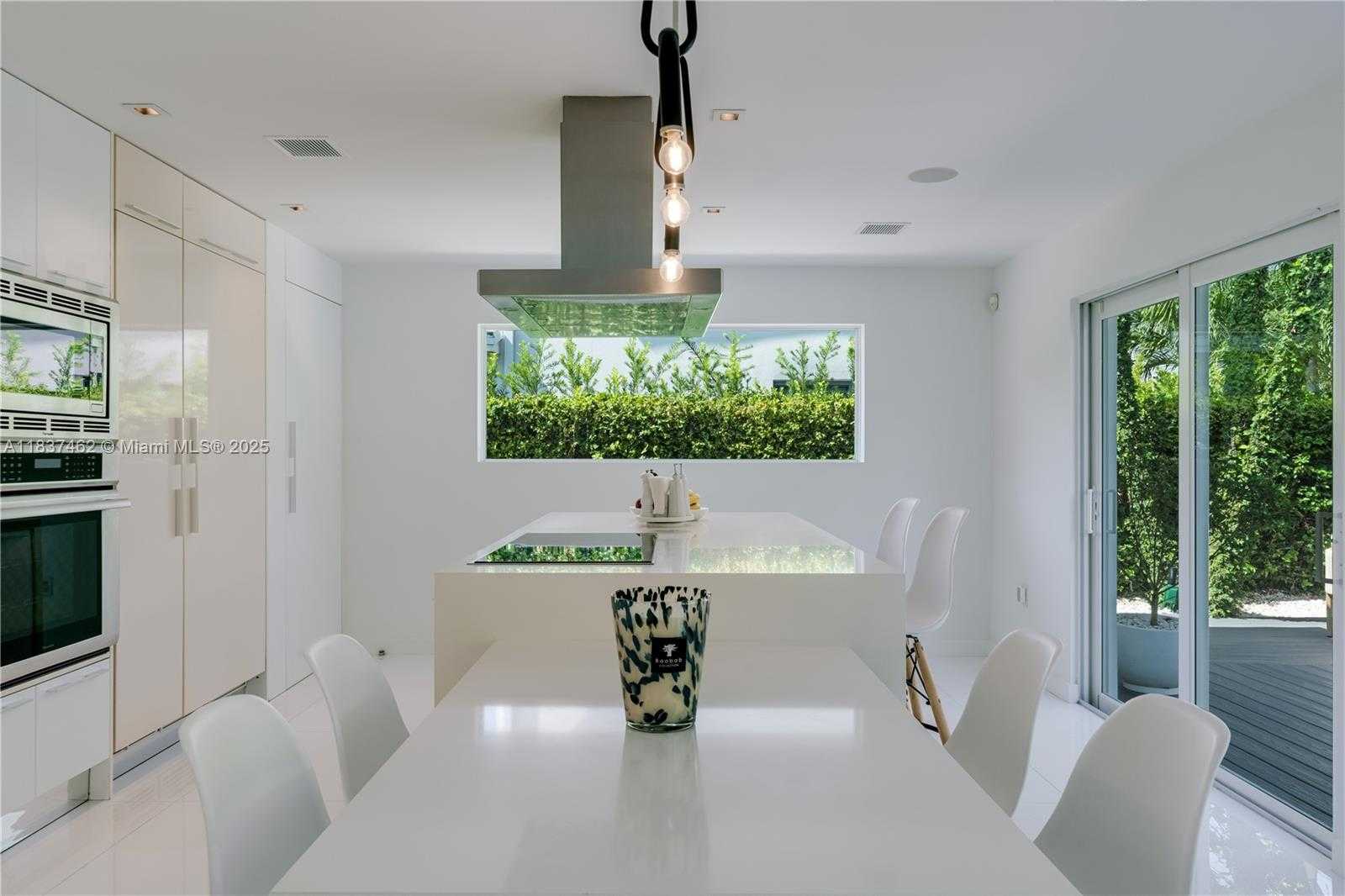 Small Image of 475 WOODCREST RD, Key Biscayne Number 19