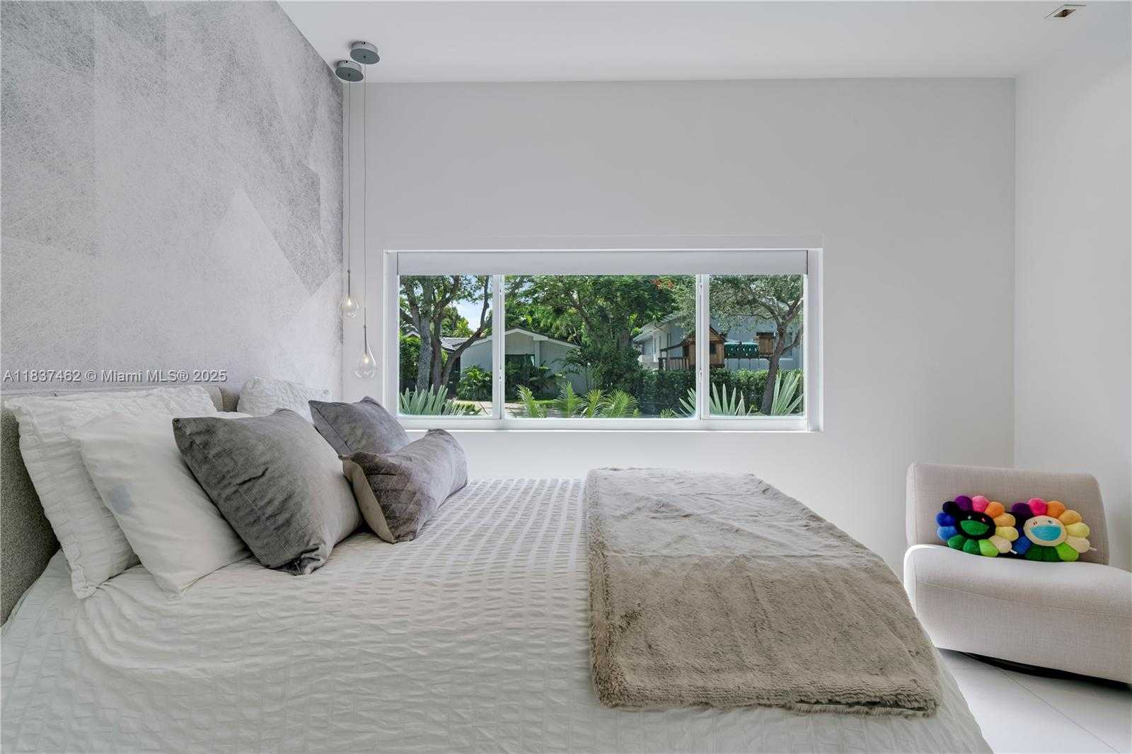Small Image of 475 WOODCREST RD, Key Biscayne Number 26