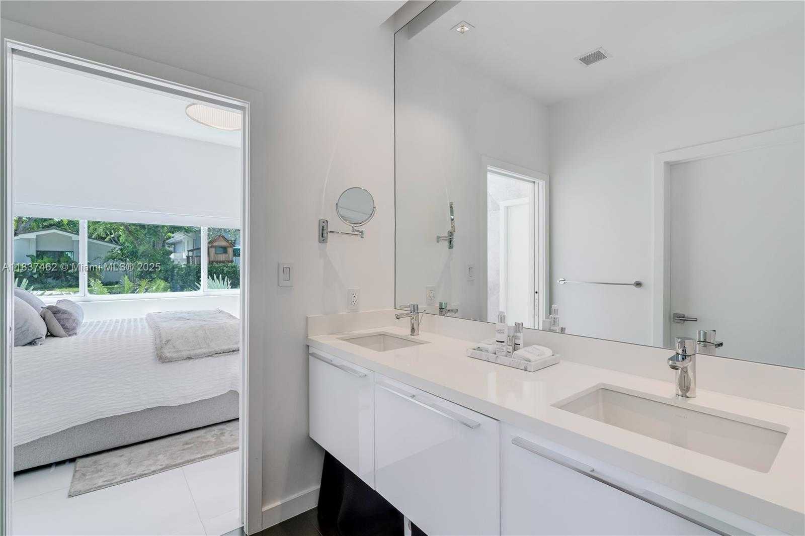 Small Image of 475 WOODCREST RD, Key Biscayne Number 29