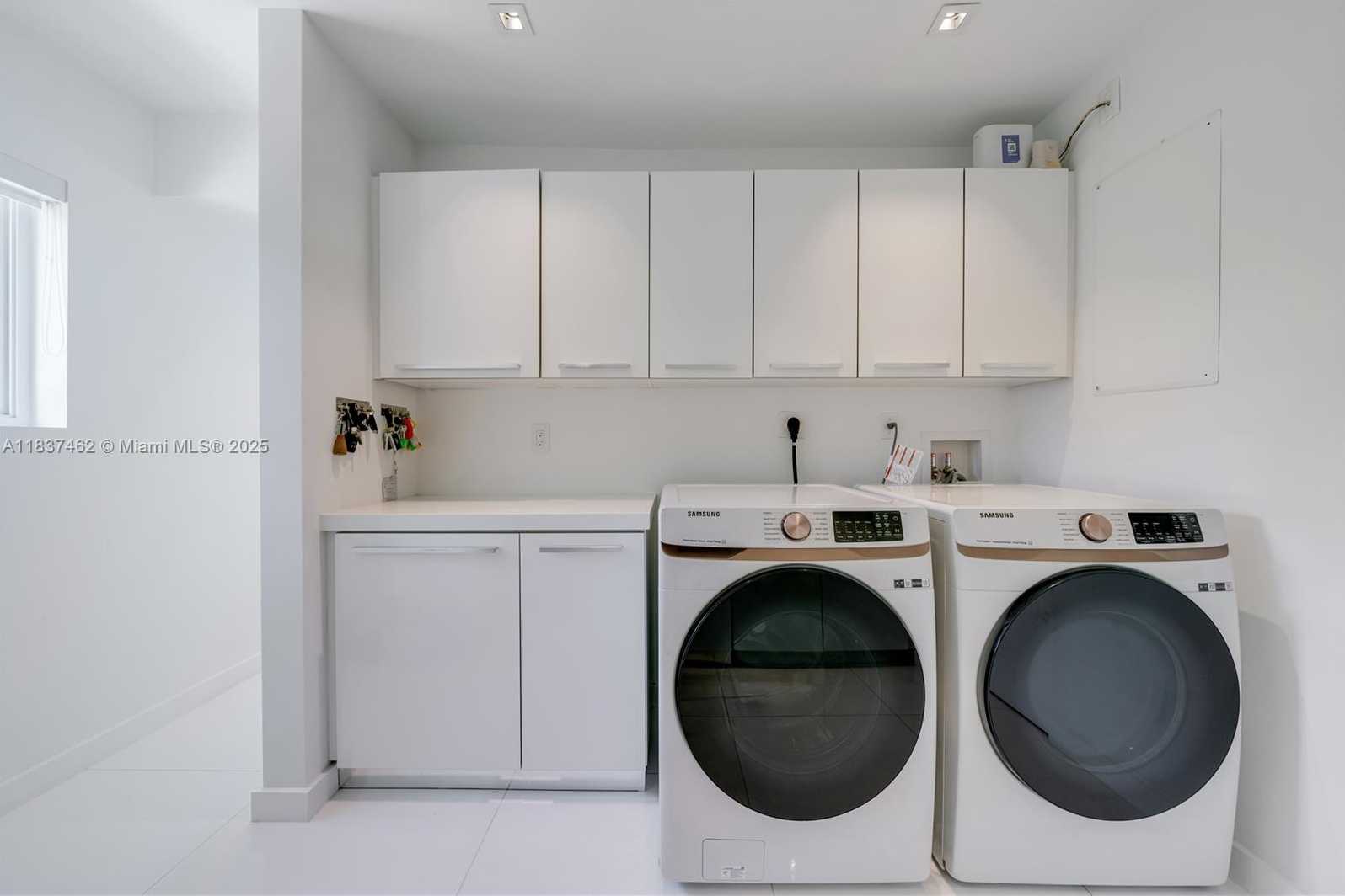 Small Image of 475 WOODCREST RD, Key Biscayne Number 32