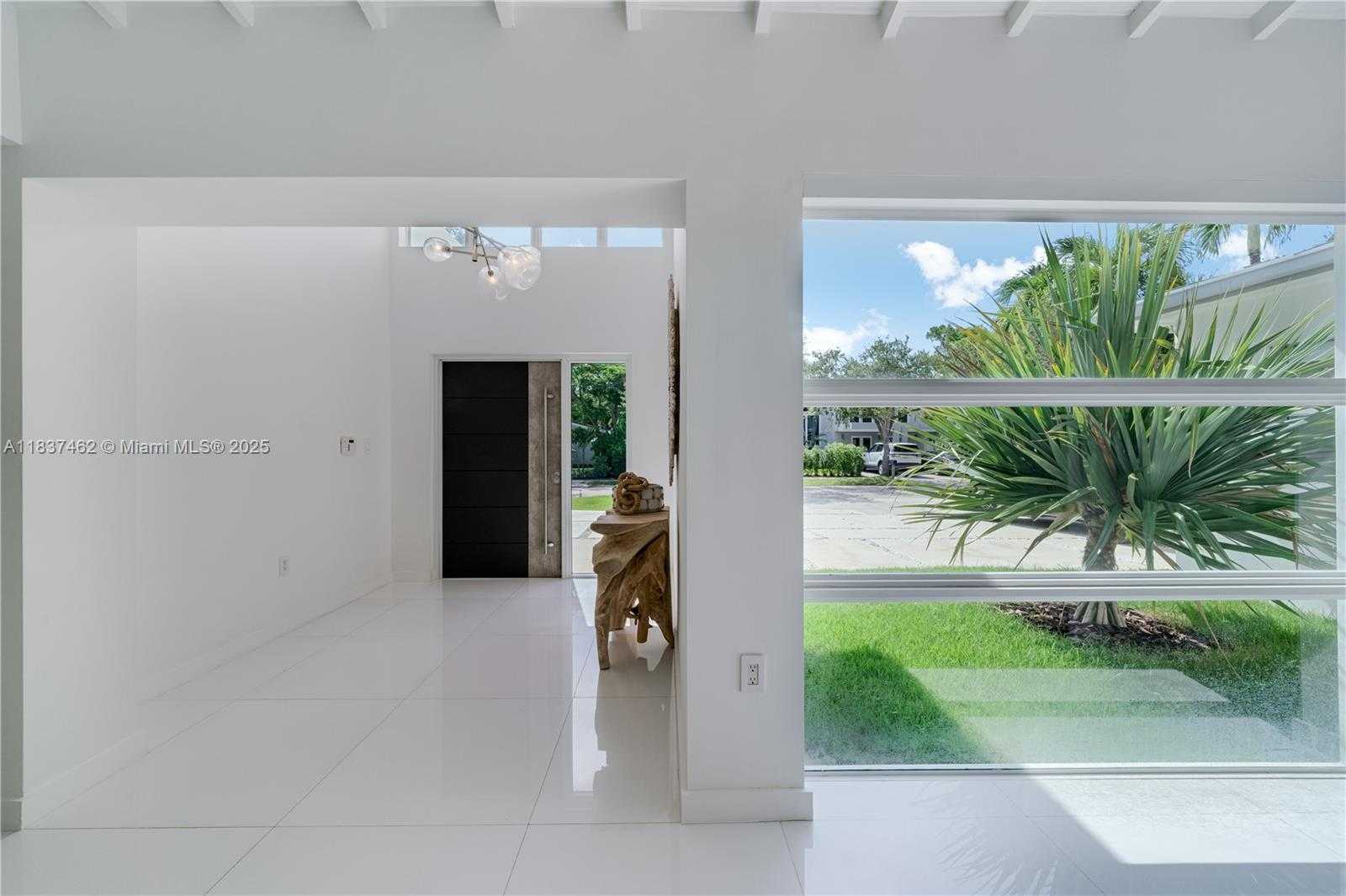 Small Image of 475 WOODCREST RD, Key Biscayne Number 4