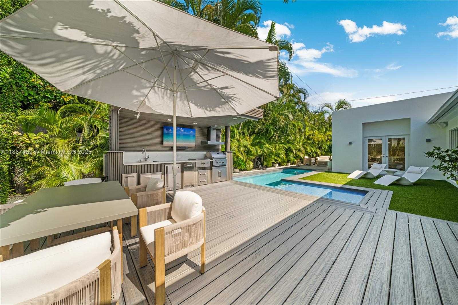 Small Image of 475 WOODCREST RD, Key Biscayne Number 43