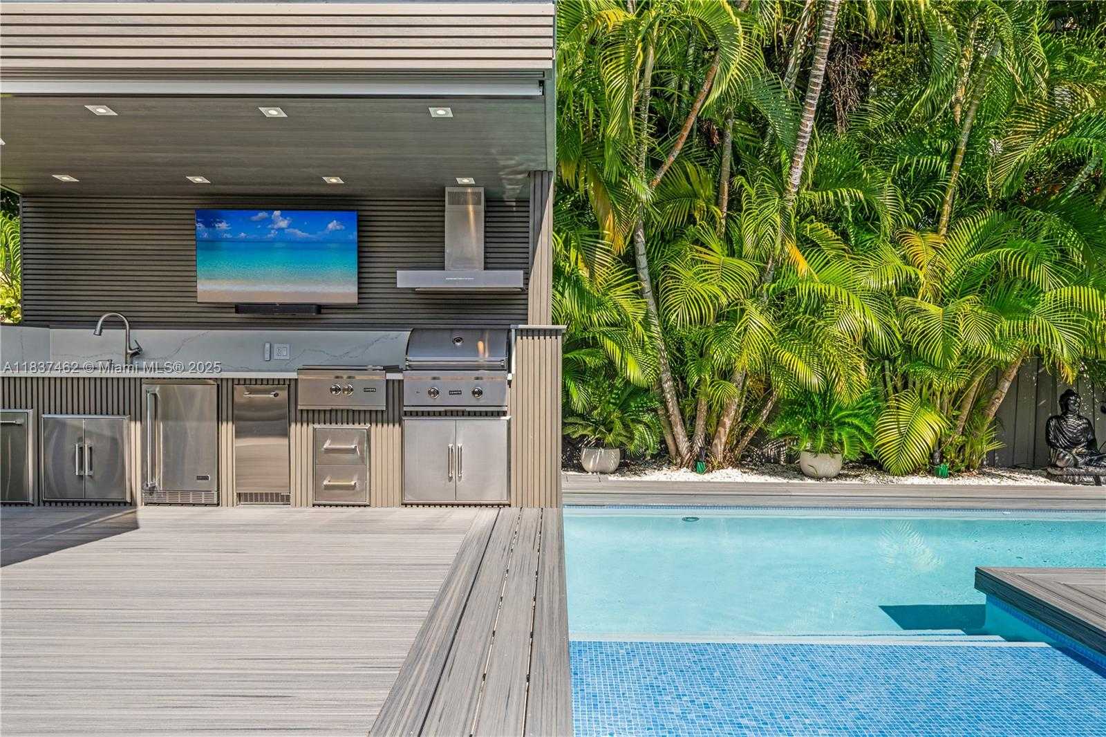 Small Image of 475 WOODCREST RD, Key Biscayne Number 46