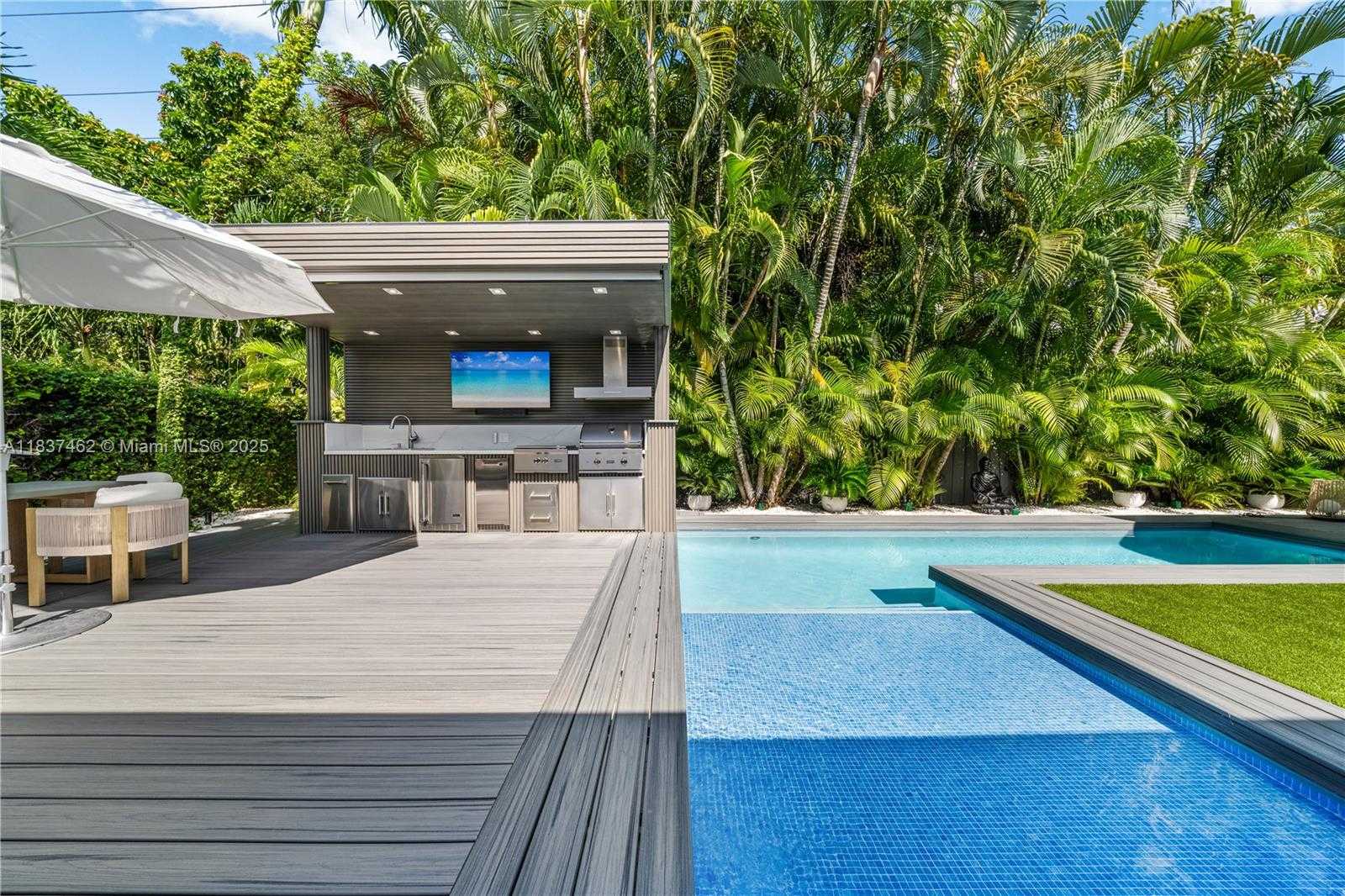 Small Image of 475 WOODCREST RD, Key Biscayne Number 47