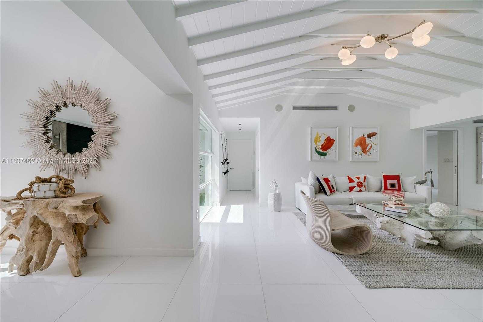Small Image of 475 WOODCREST RD, Key Biscayne Number 5