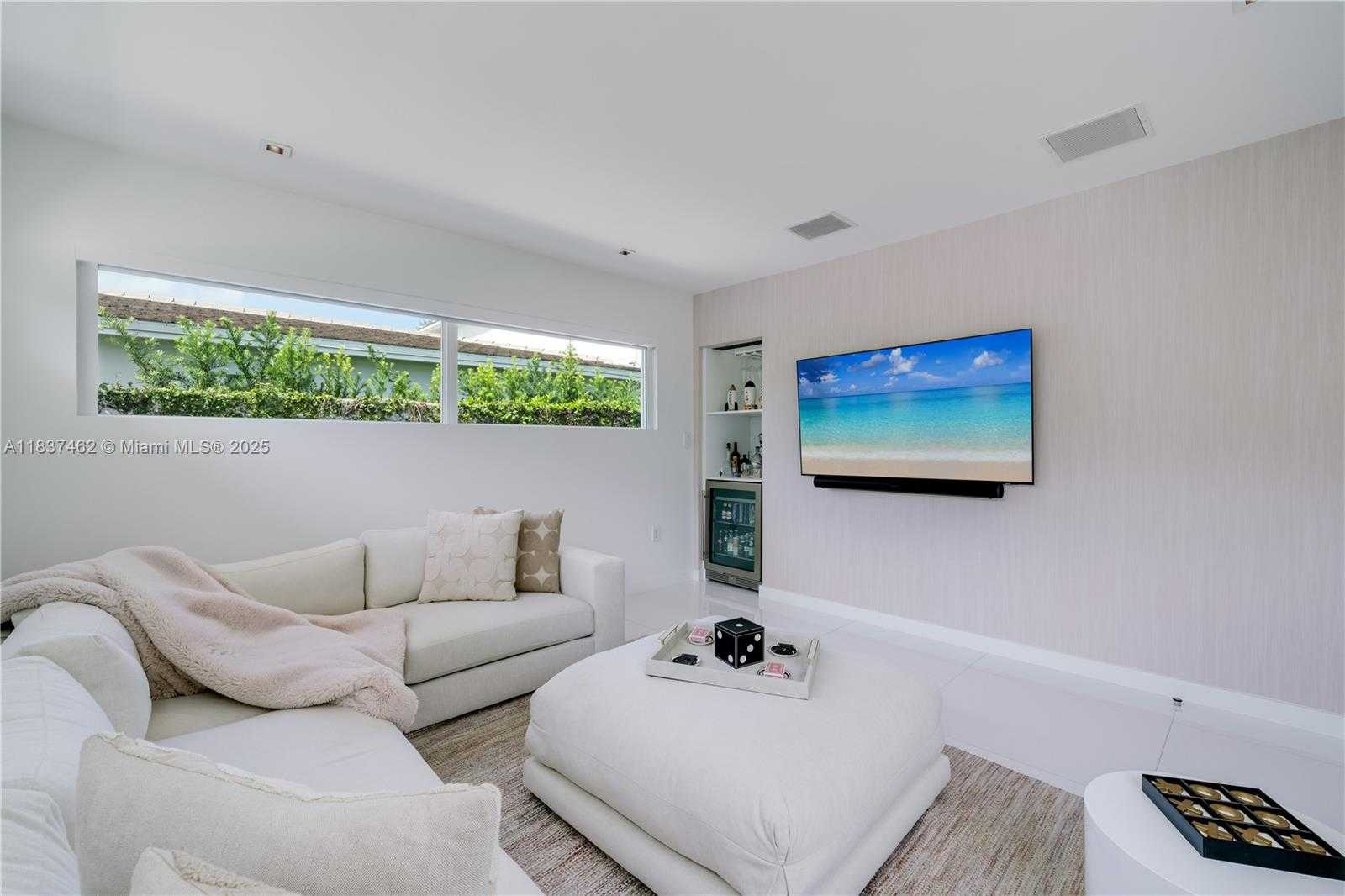 Small Image of 475 WOODCREST RD, Key Biscayne Number 8