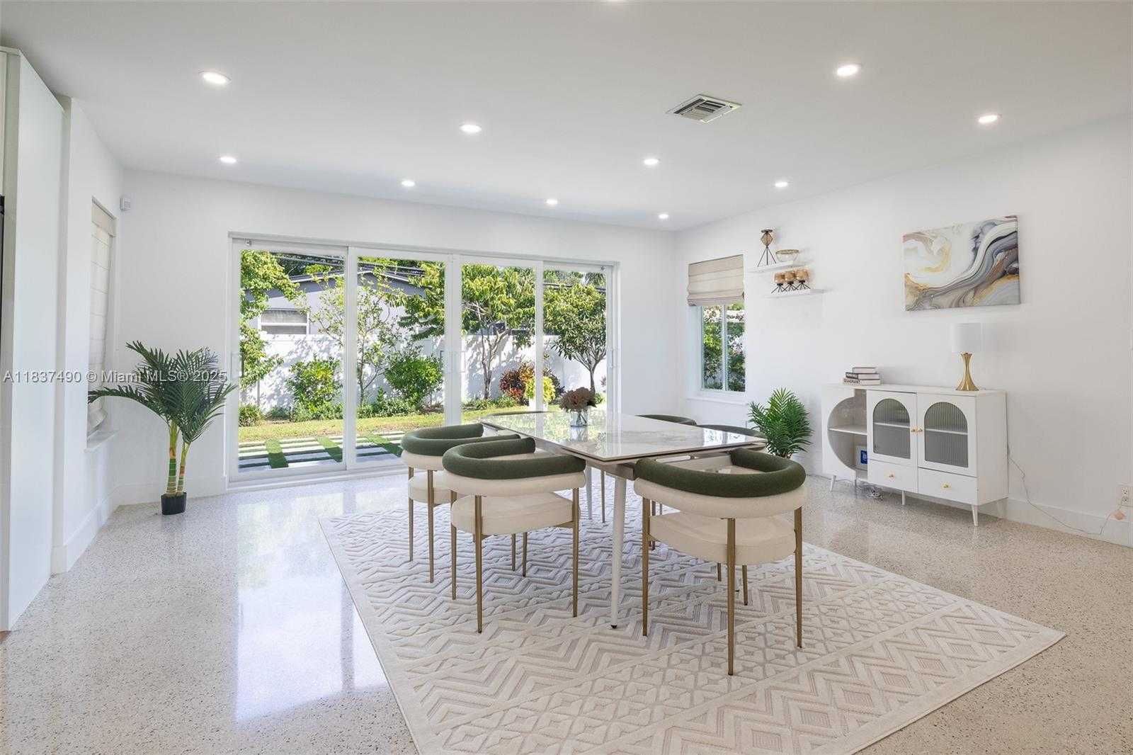 Small Image of 121 SOUTH EAST 7TH ST, Pompano Beach Number 11