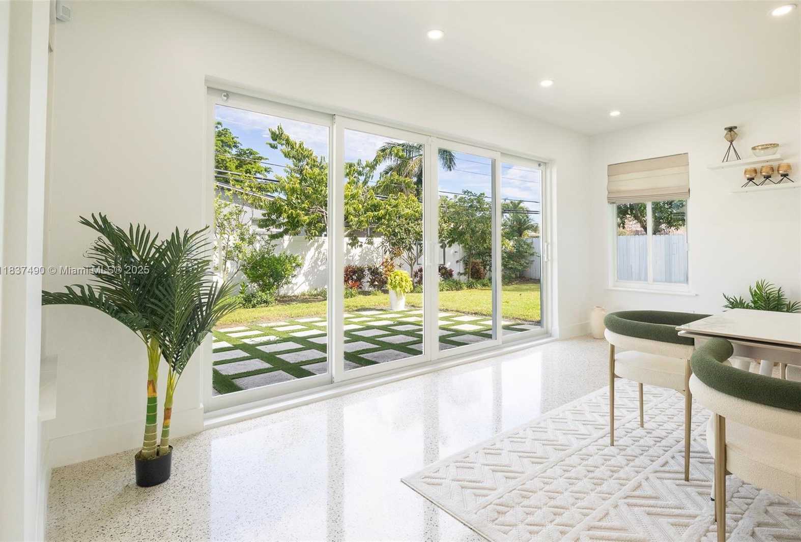 Small Image of 121 SOUTH EAST 7TH ST, Pompano Beach Number 13