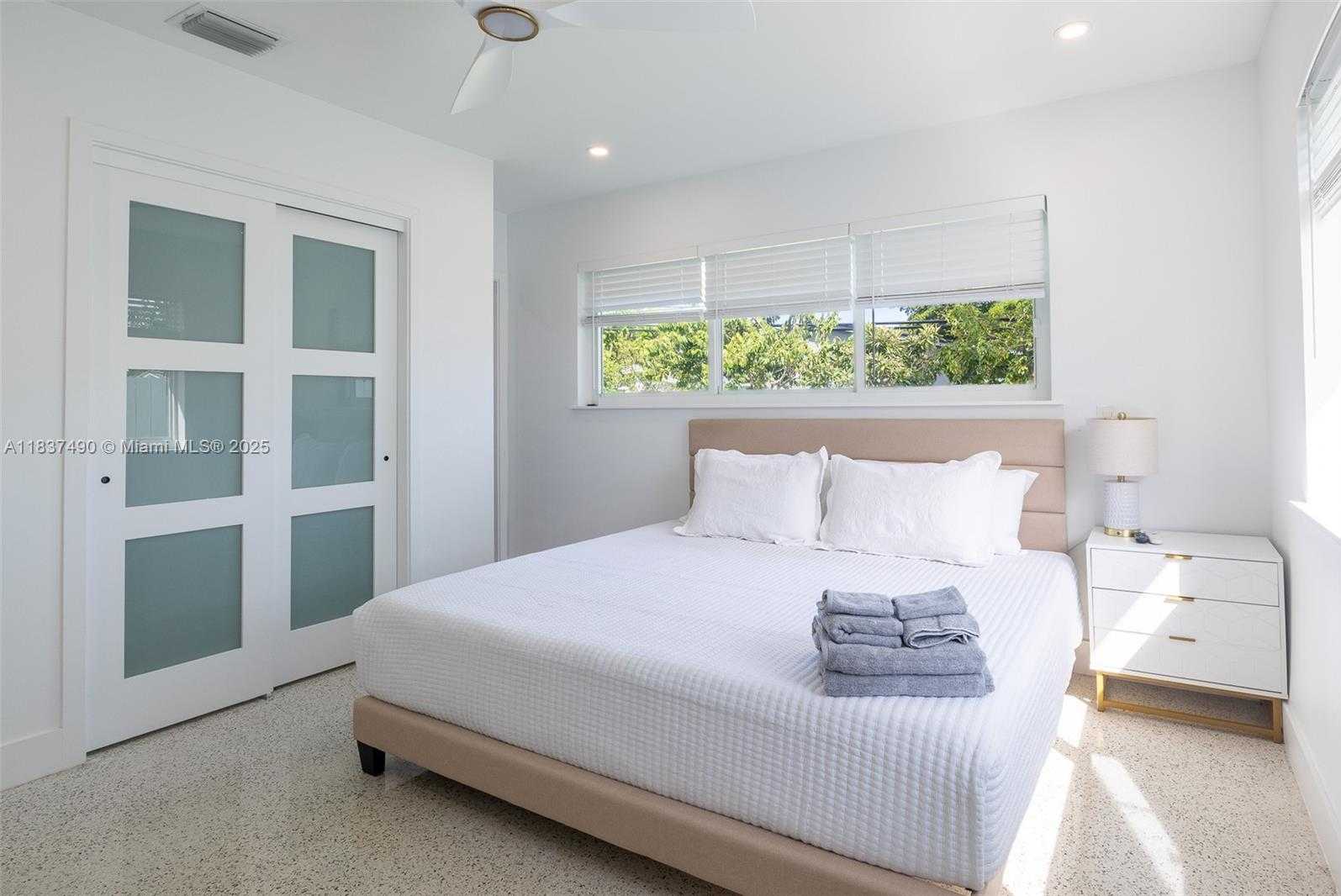 Small Image of 121 SOUTH EAST 7TH ST, Pompano Beach Number 14