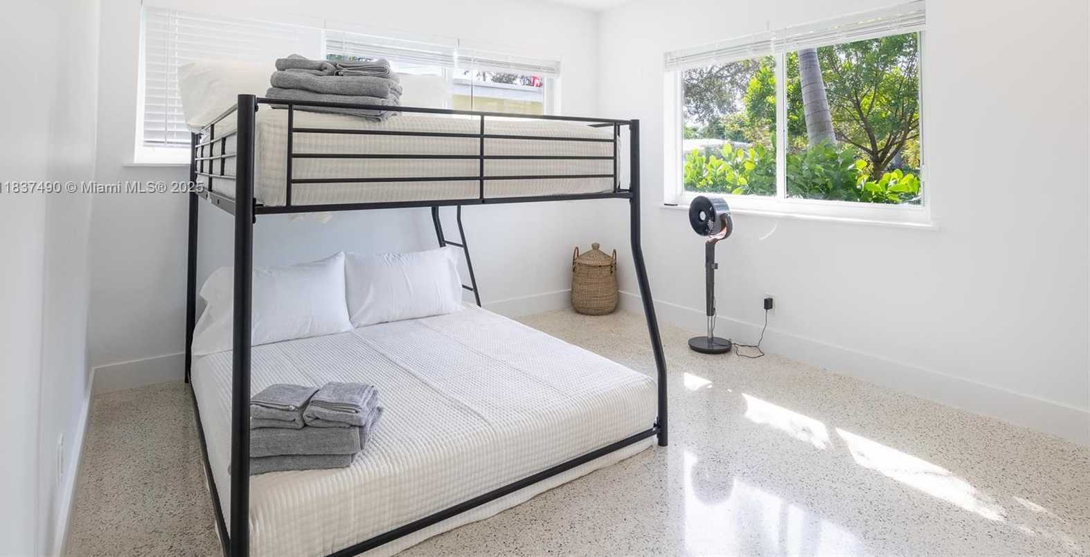 Small Image of 121 SOUTH EAST 7TH ST, Pompano Beach Number 16