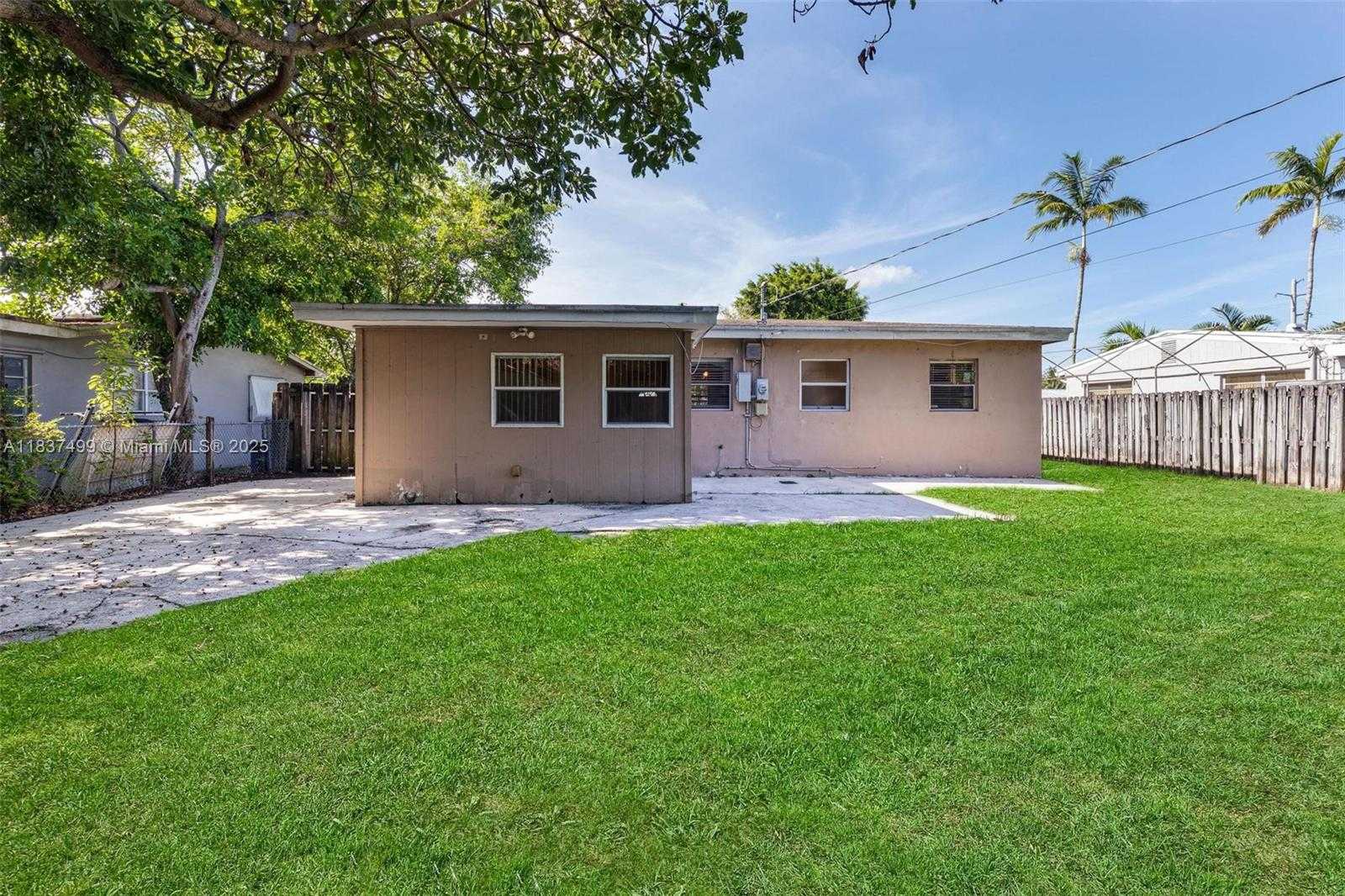 Small Image of 6416 NORTH GRANT ST, Hollywood Number 25