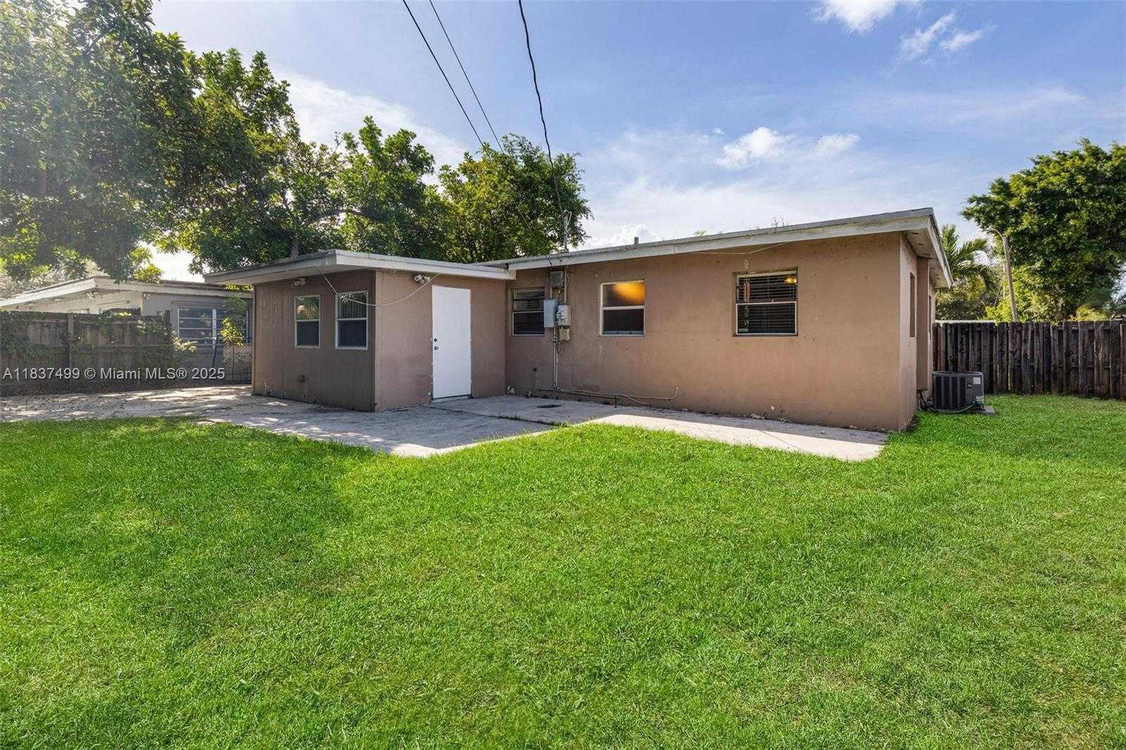Small Image of 6416 NORTH GRANT ST, Hollywood Number 26