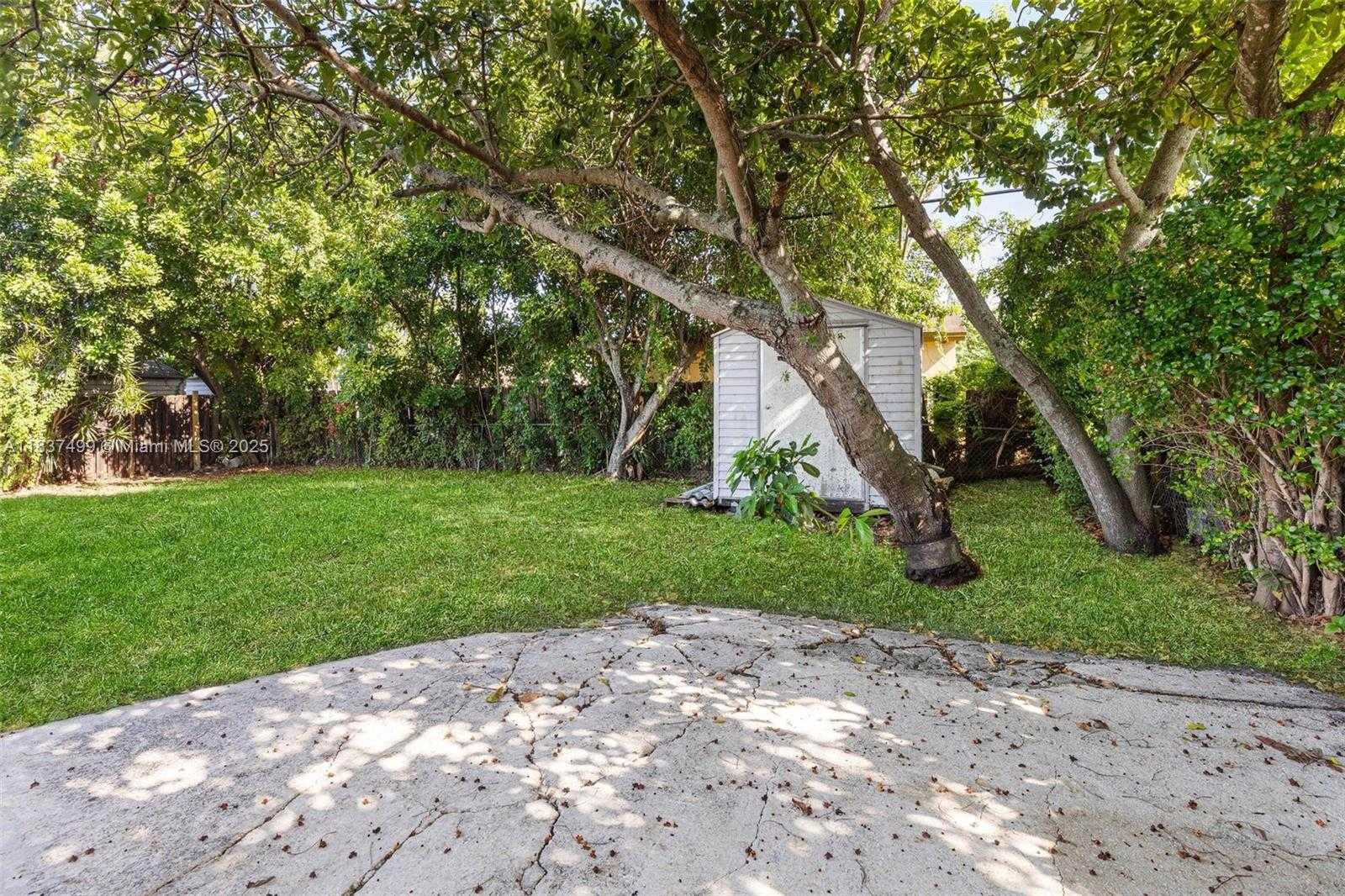 Small Image of 6416 NORTH GRANT ST, Hollywood Number 28