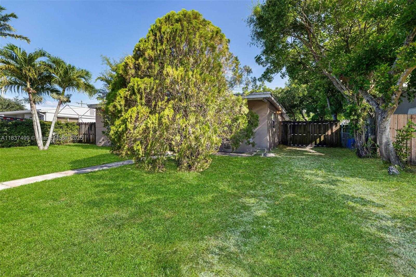 Small Image of 6416 NORTH GRANT ST, Hollywood Number 29