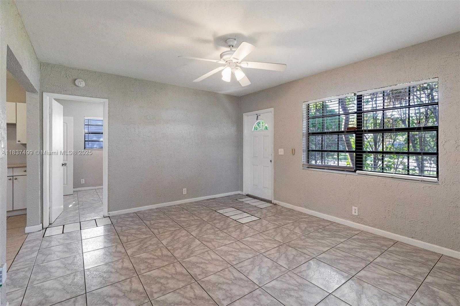 Small Image of 6416 NORTH GRANT ST, Hollywood Number 4