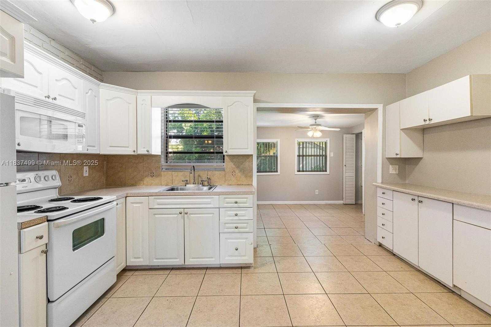 Small Image of 6416 NORTH GRANT ST, Hollywood Number 6