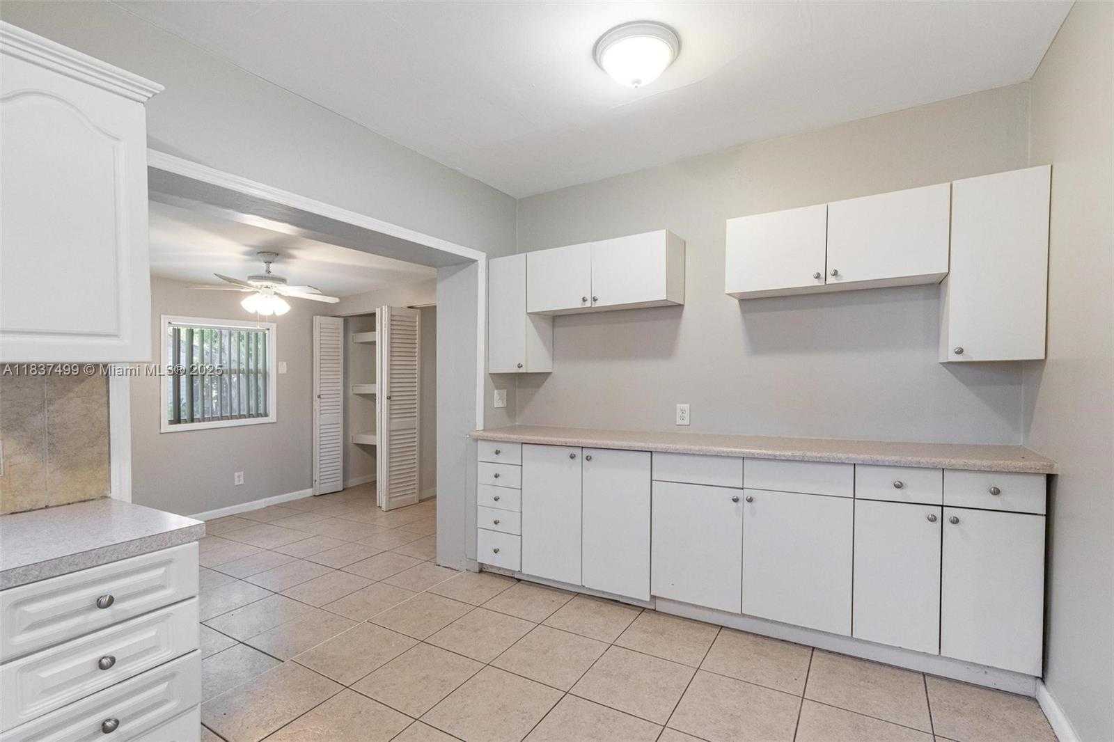 Small Image of 6416 NORTH GRANT ST, Hollywood Number 7