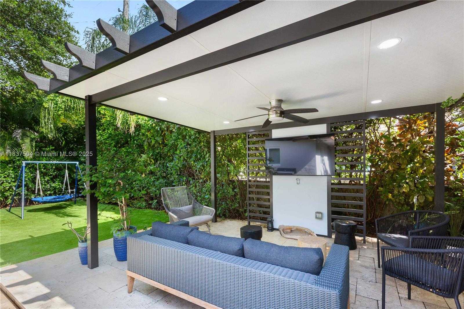 Small Image of 1261 SAN MIGUEL AVE, Coral Gables Number 11