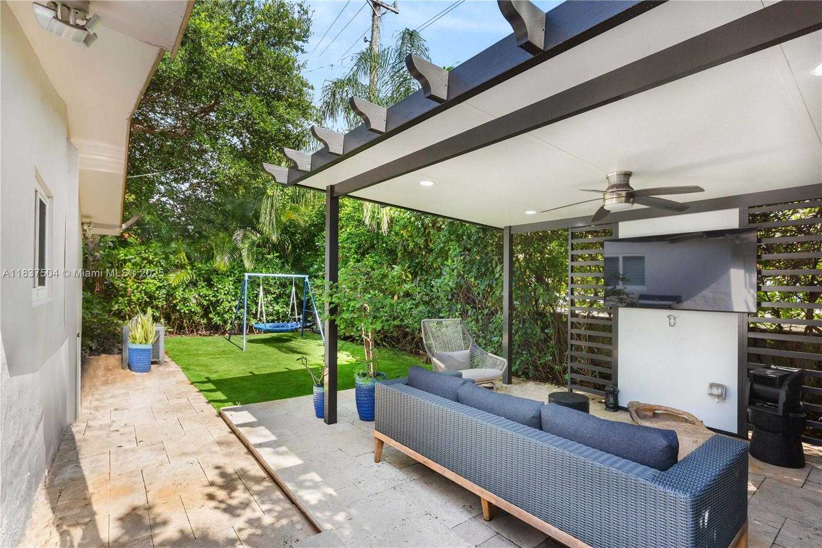 Small Image of 1261 SAN MIGUEL AVE, Coral Gables Number 7