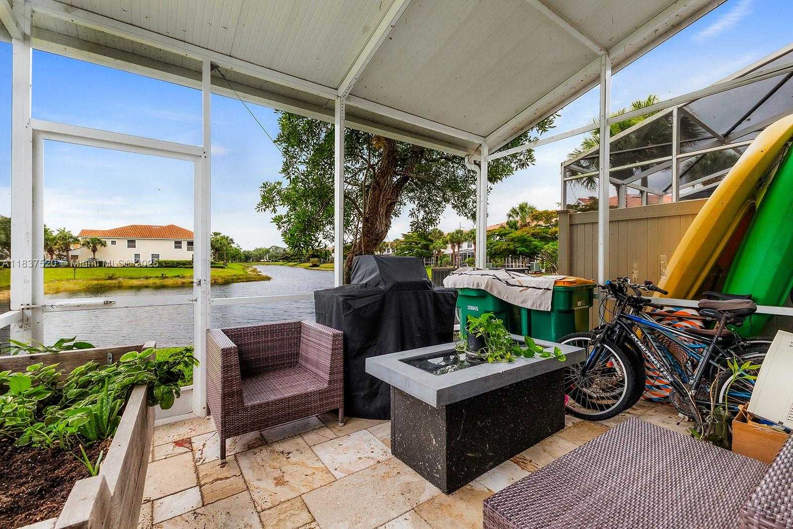 Small Image of 1064 HAMPTON CIR #54, Other City - In The State Of Florida Number 12