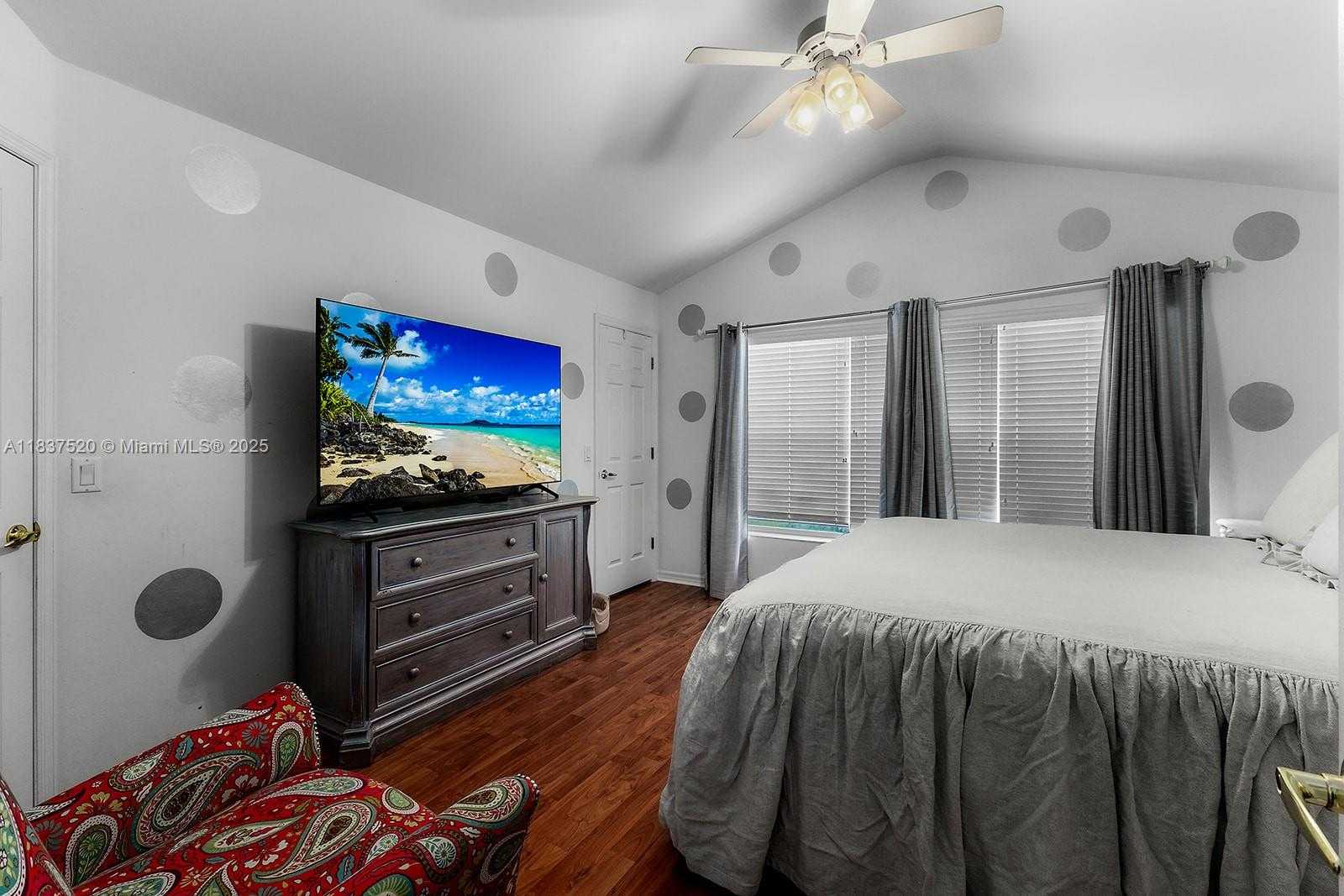 Small Image of 1064 HAMPTON CIR #54, Other City - In The State Of Florida Number 15