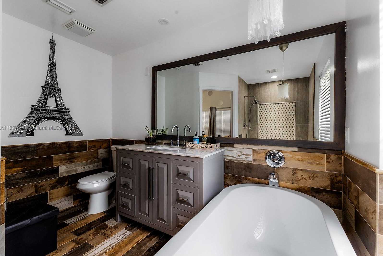 Small Image of 1064 HAMPTON CIR #54, Other City - In The State Of Florida Number 18