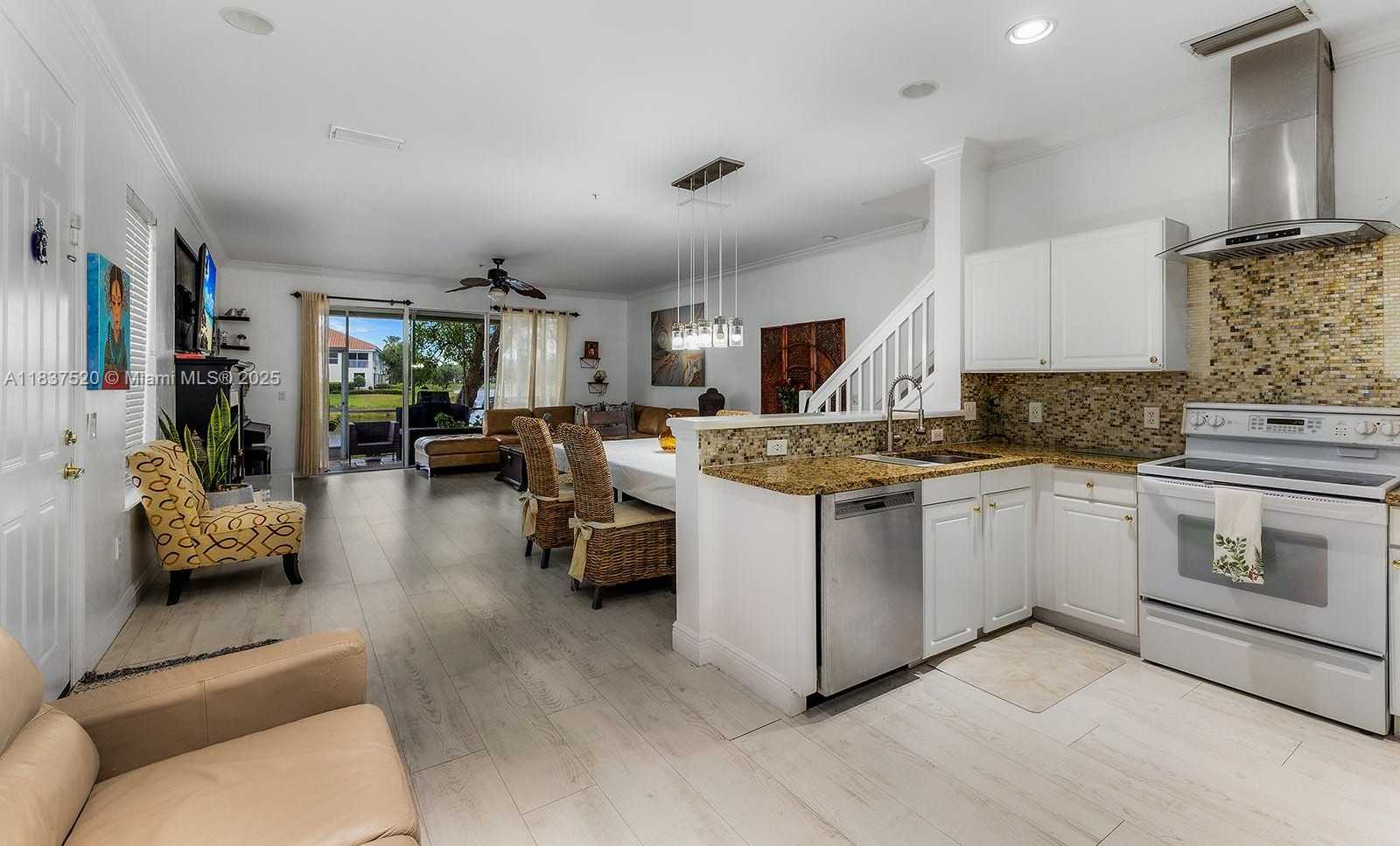 Small Image of 1064 HAMPTON CIR #54, Other City - In The State Of Florida Number 2