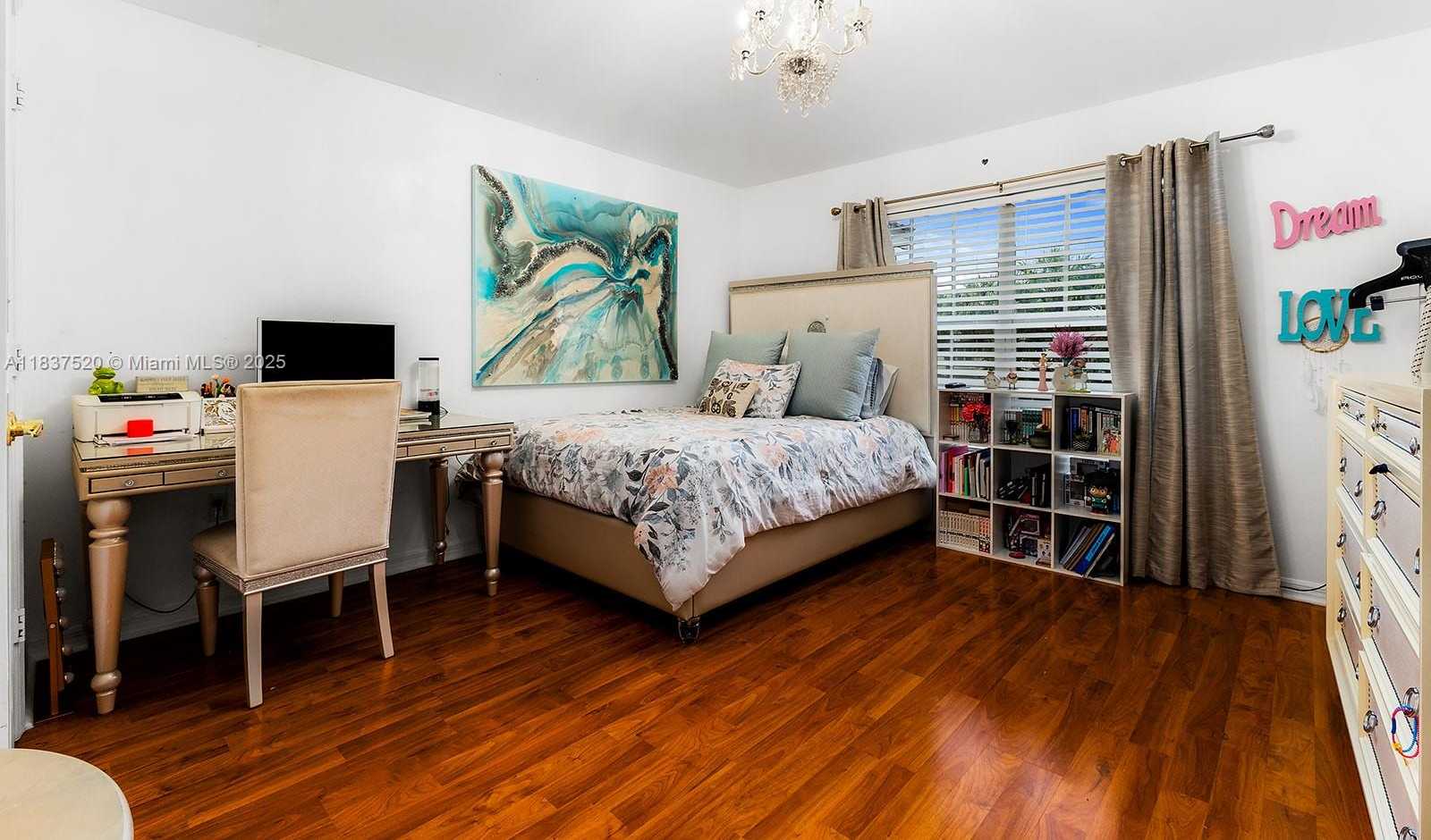 Small Image of 1064 HAMPTON CIR #54, Other City - In The State Of Florida Number 22