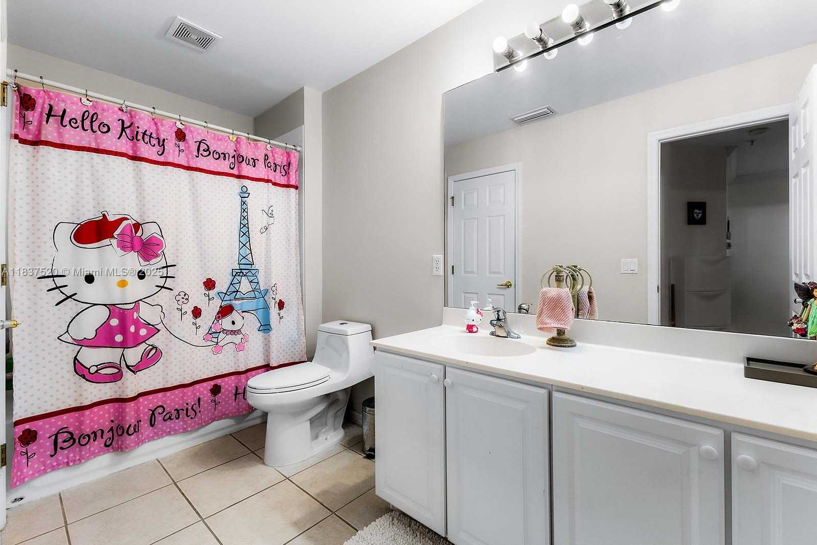 Small Image of 1064 HAMPTON CIR #54, Other City - In The State Of Florida Number 24