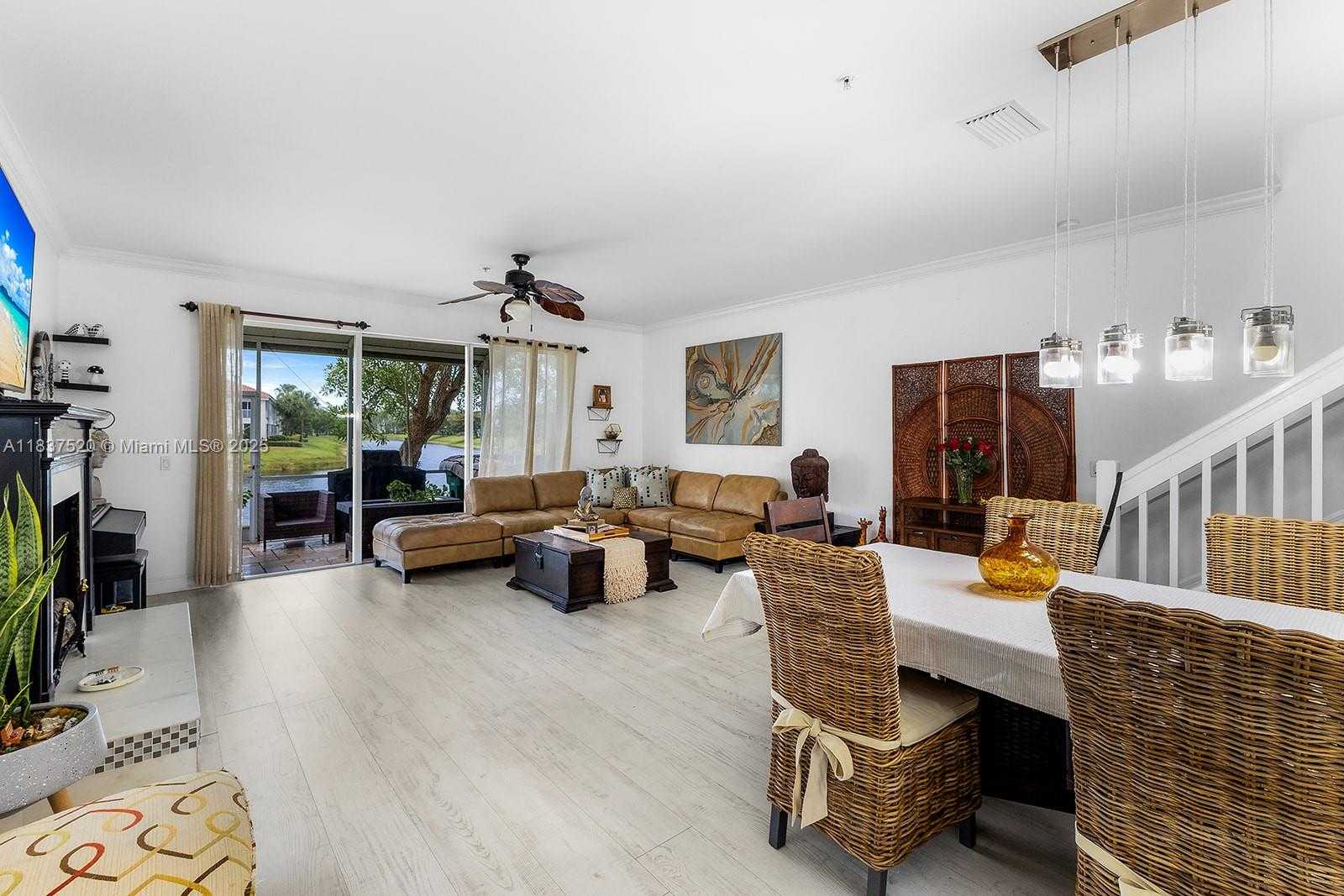 Small Image of 1064 HAMPTON CIR #54, Other City - In The State Of Florida Number 6