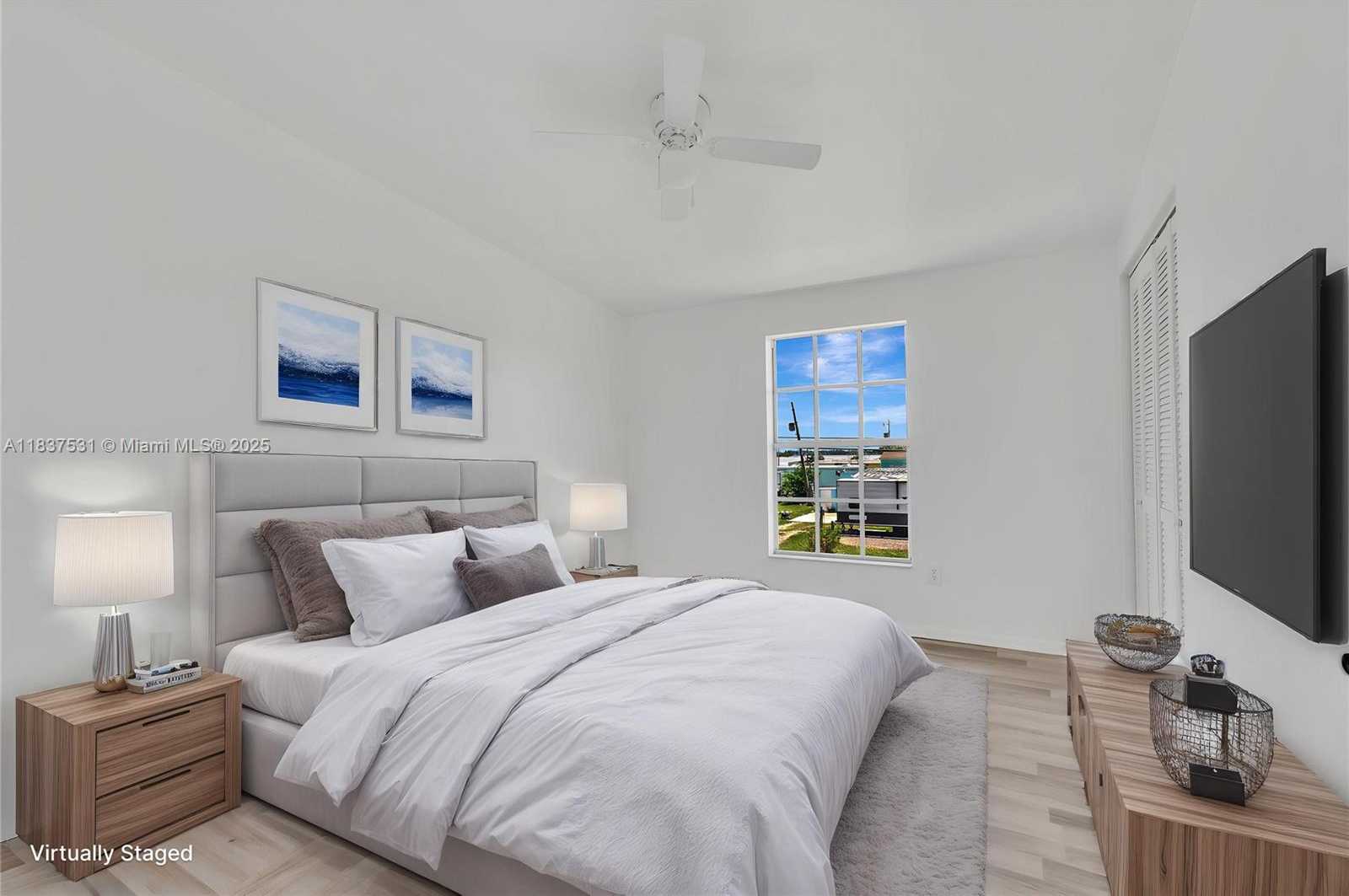 Small Image of 1106 HARBOR DR, Fort Myers Number 13