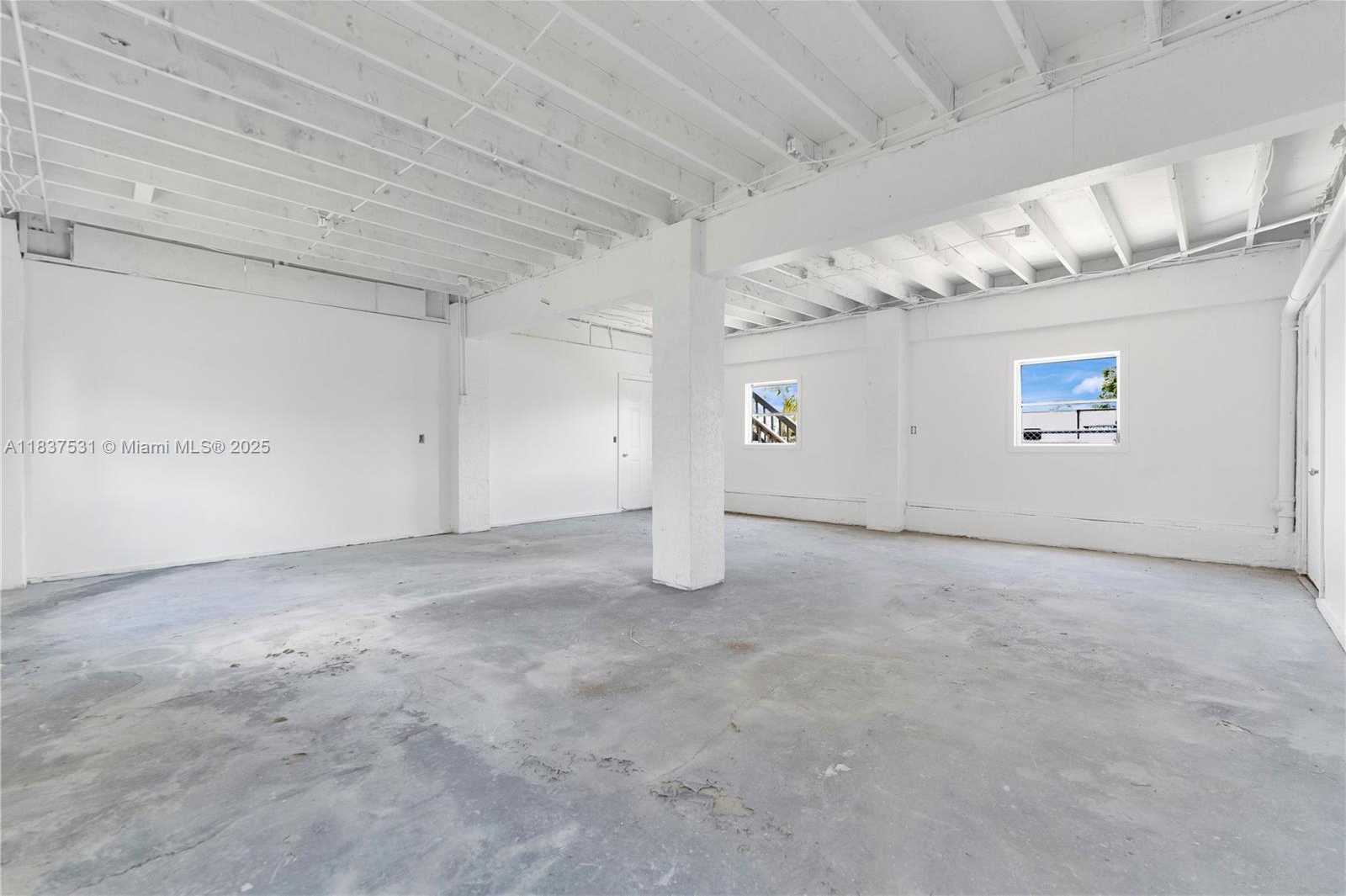 Small Image of 1106 HARBOR DR, Fort Myers Number 21