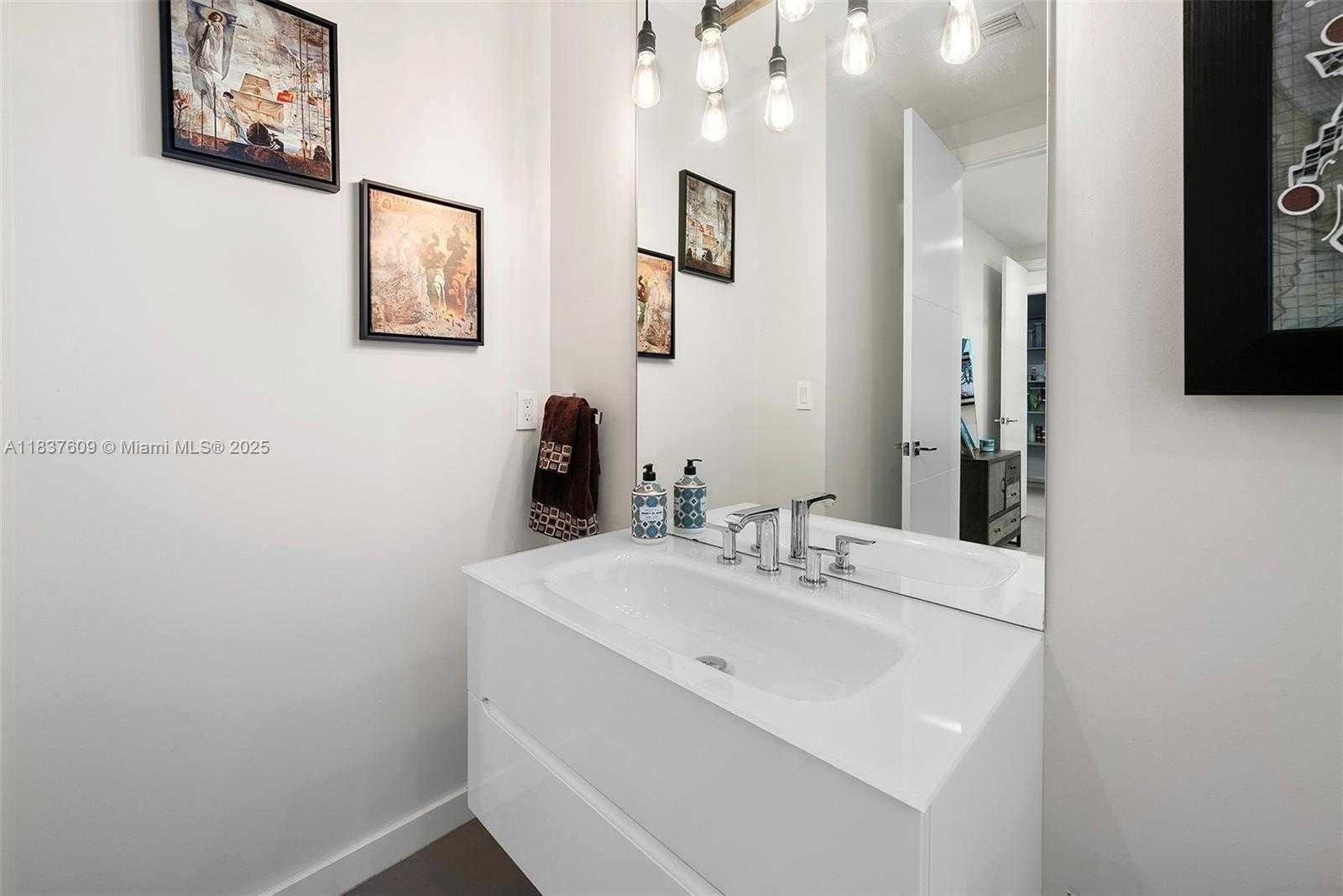 Small Image of 7621 SOUTH WEST 59TH CT, South Miami Number 18