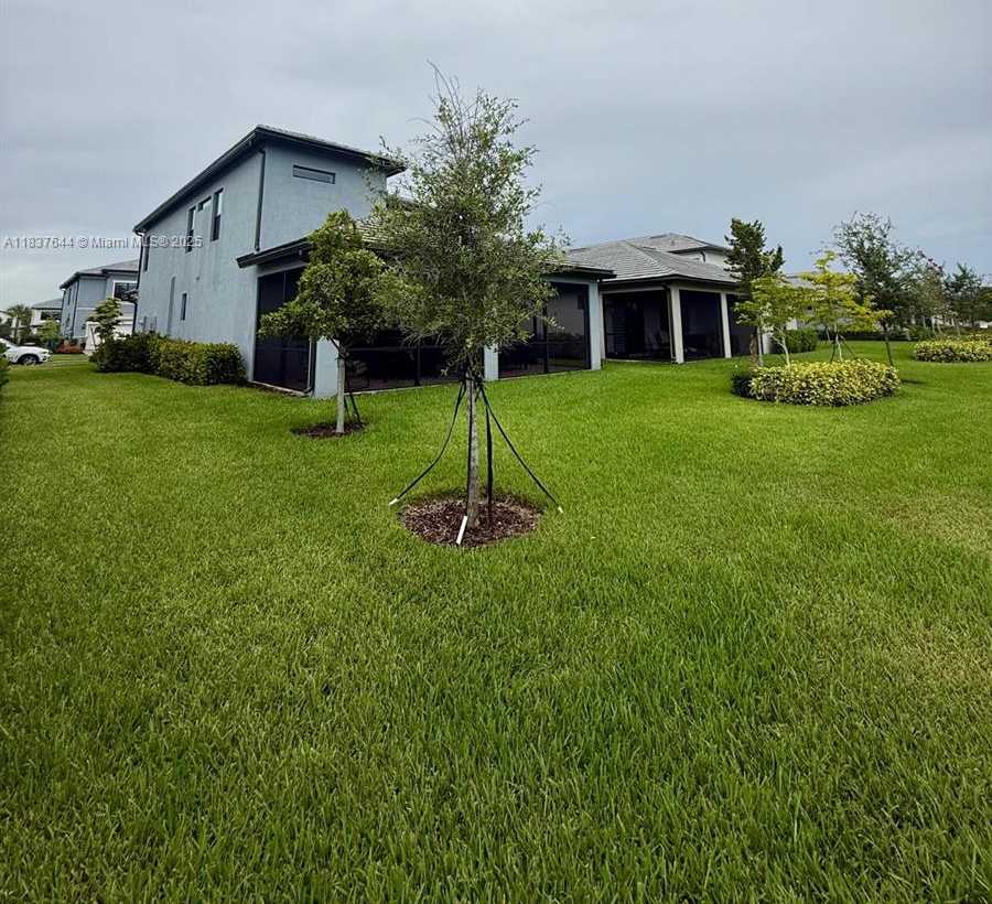 Small Image of 4468 SPRUCE LN, Oakland Park Number 36