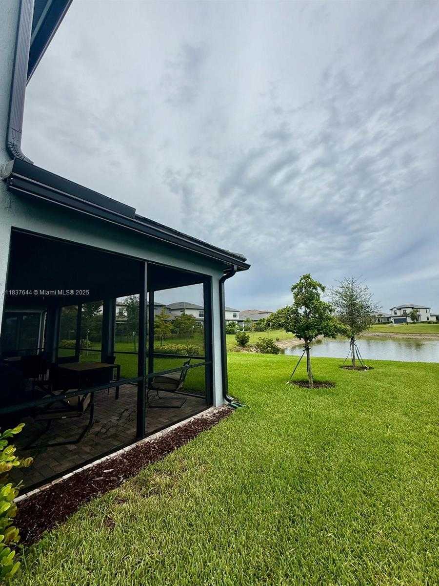 Small Image of 4468 SPRUCE LN, Oakland Park Number 37