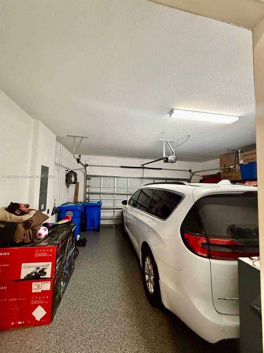 Small Image of 4468 SPRUCE LN, Oakland Park Number 41