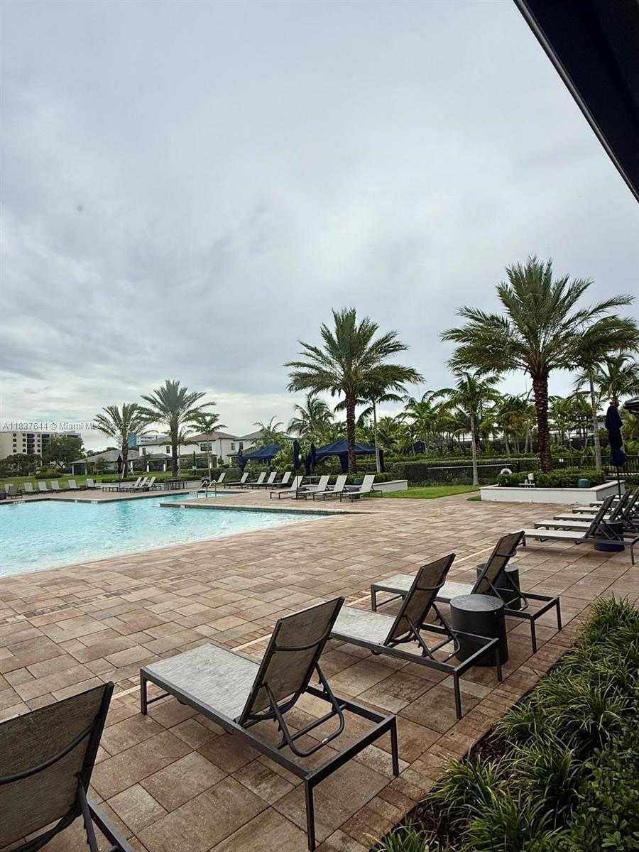Small Image of 4468 SPRUCE LN, Oakland Park Number 46