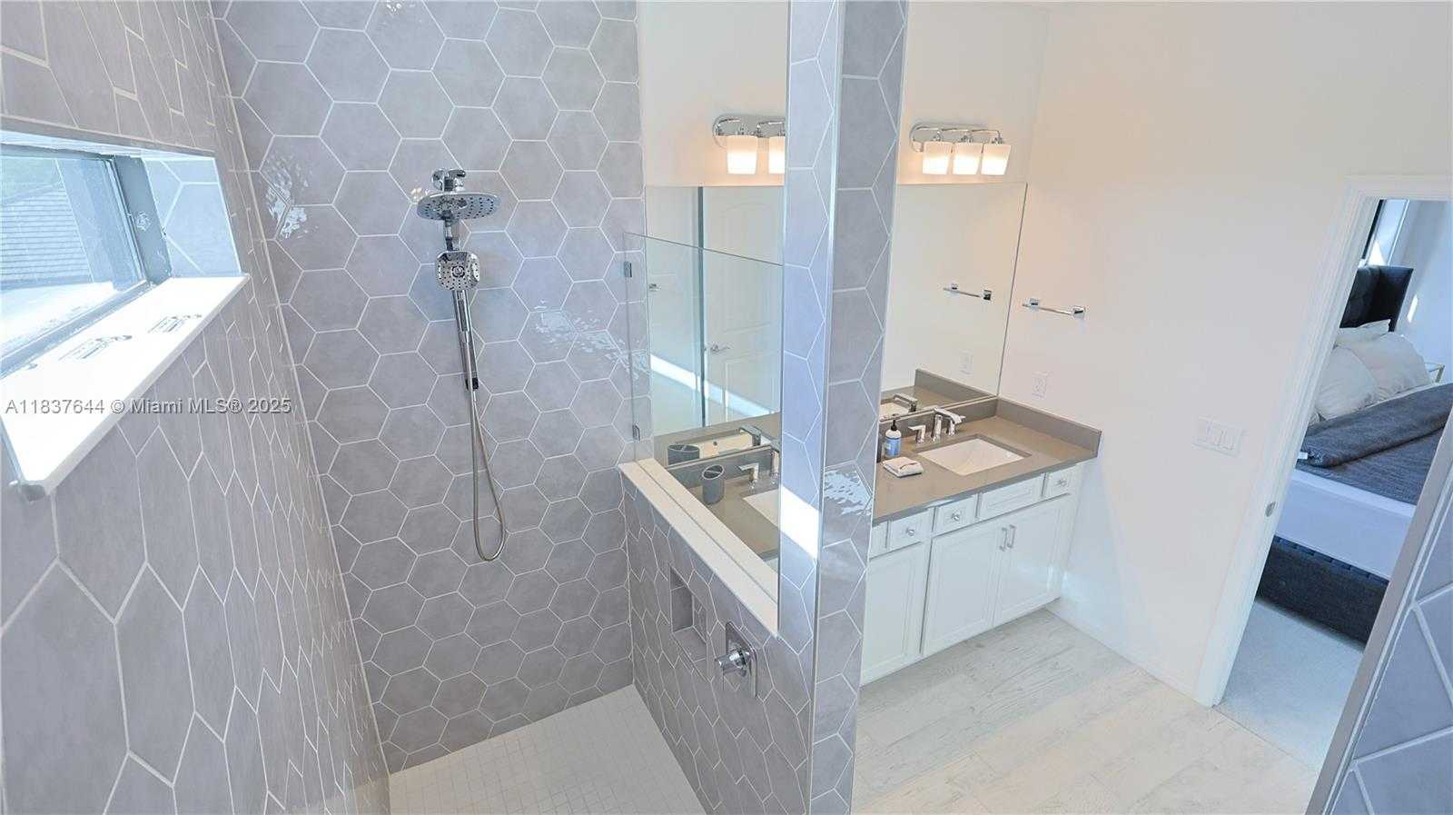 Small Image of 4468 SPRUCE LN, Oakland Park Number 58