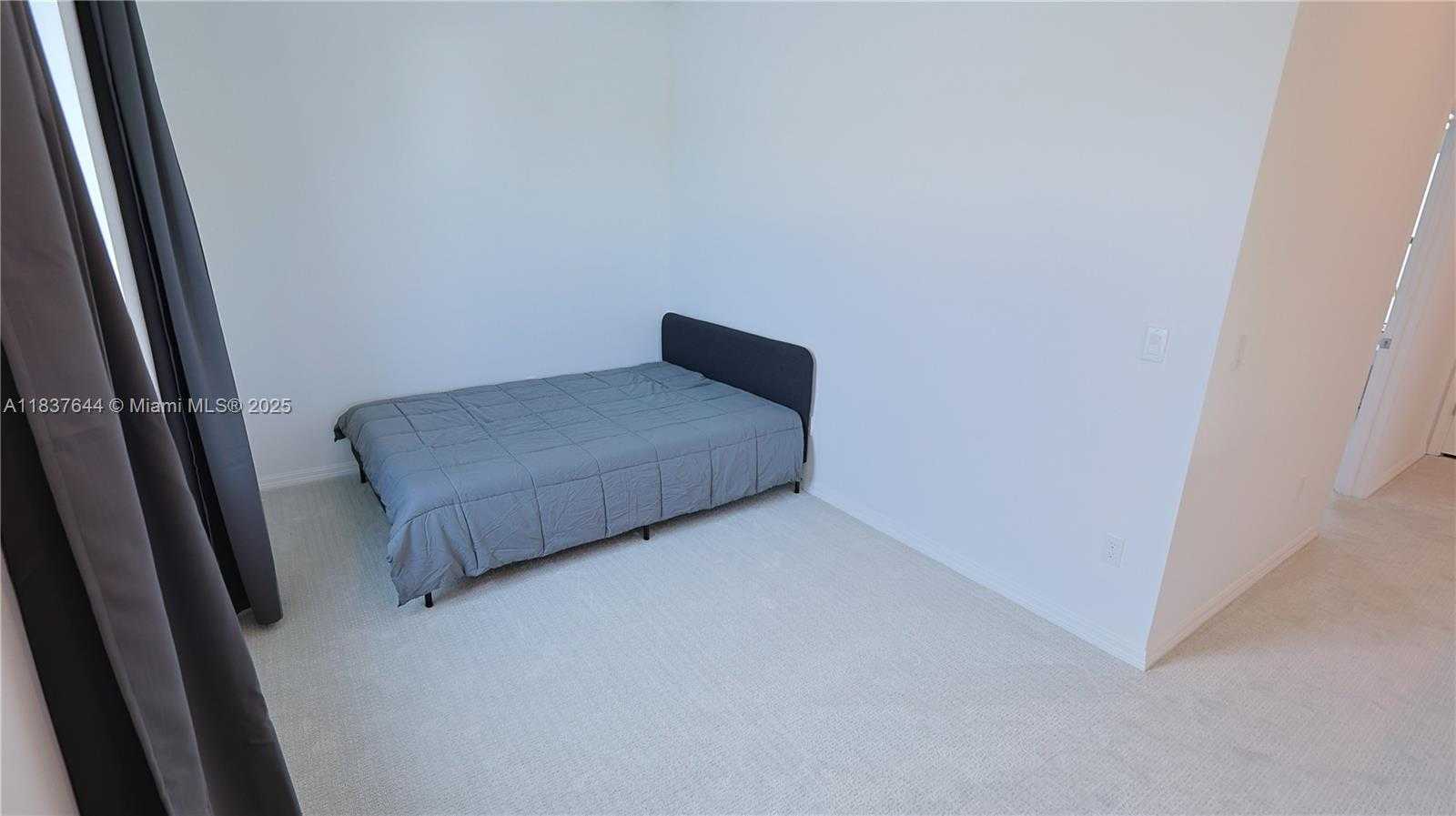 Small Image of 4468 SPRUCE LN, Oakland Park Number 64