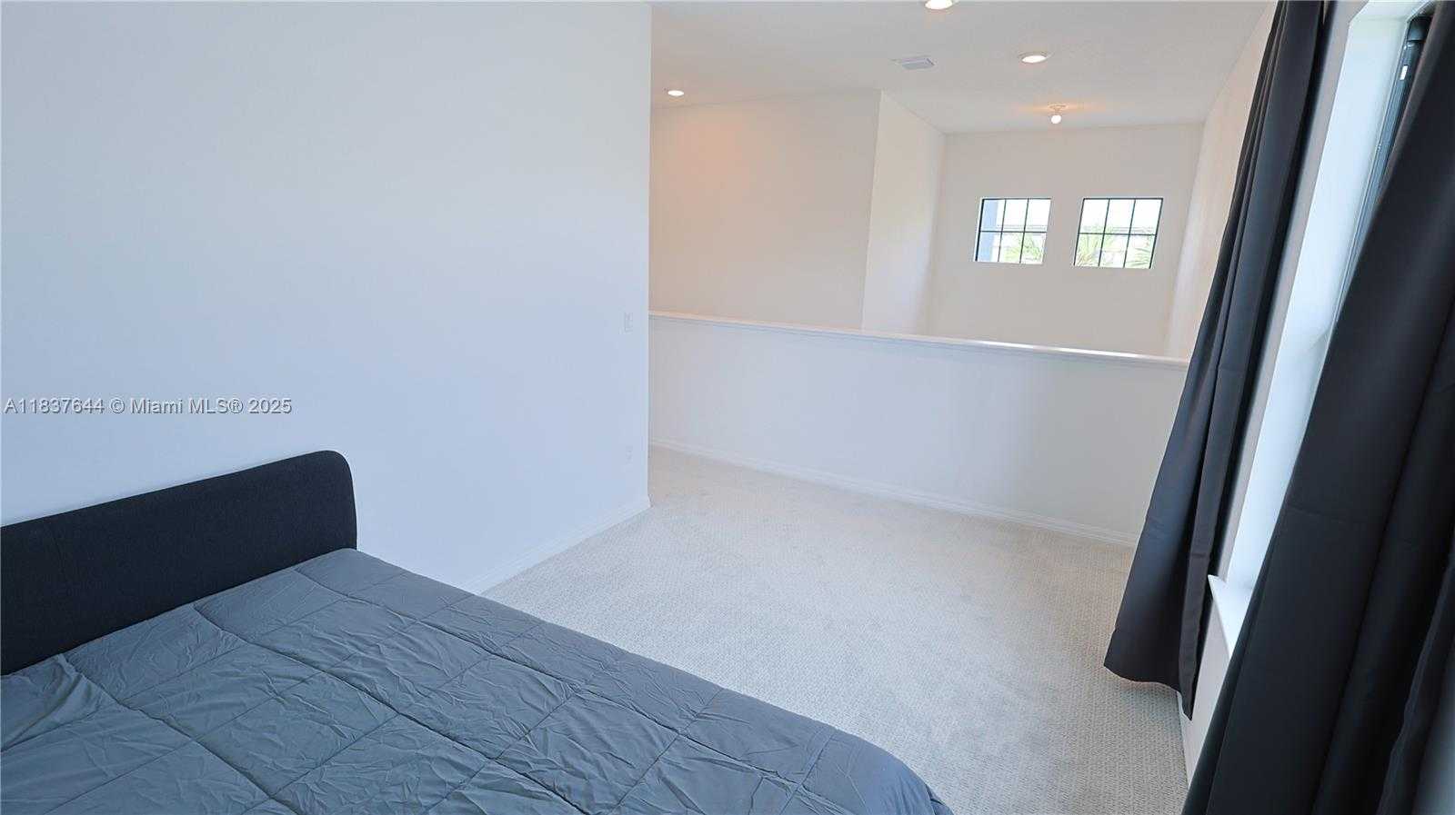 Small Image of 4468 SPRUCE LN, Oakland Park Number 65