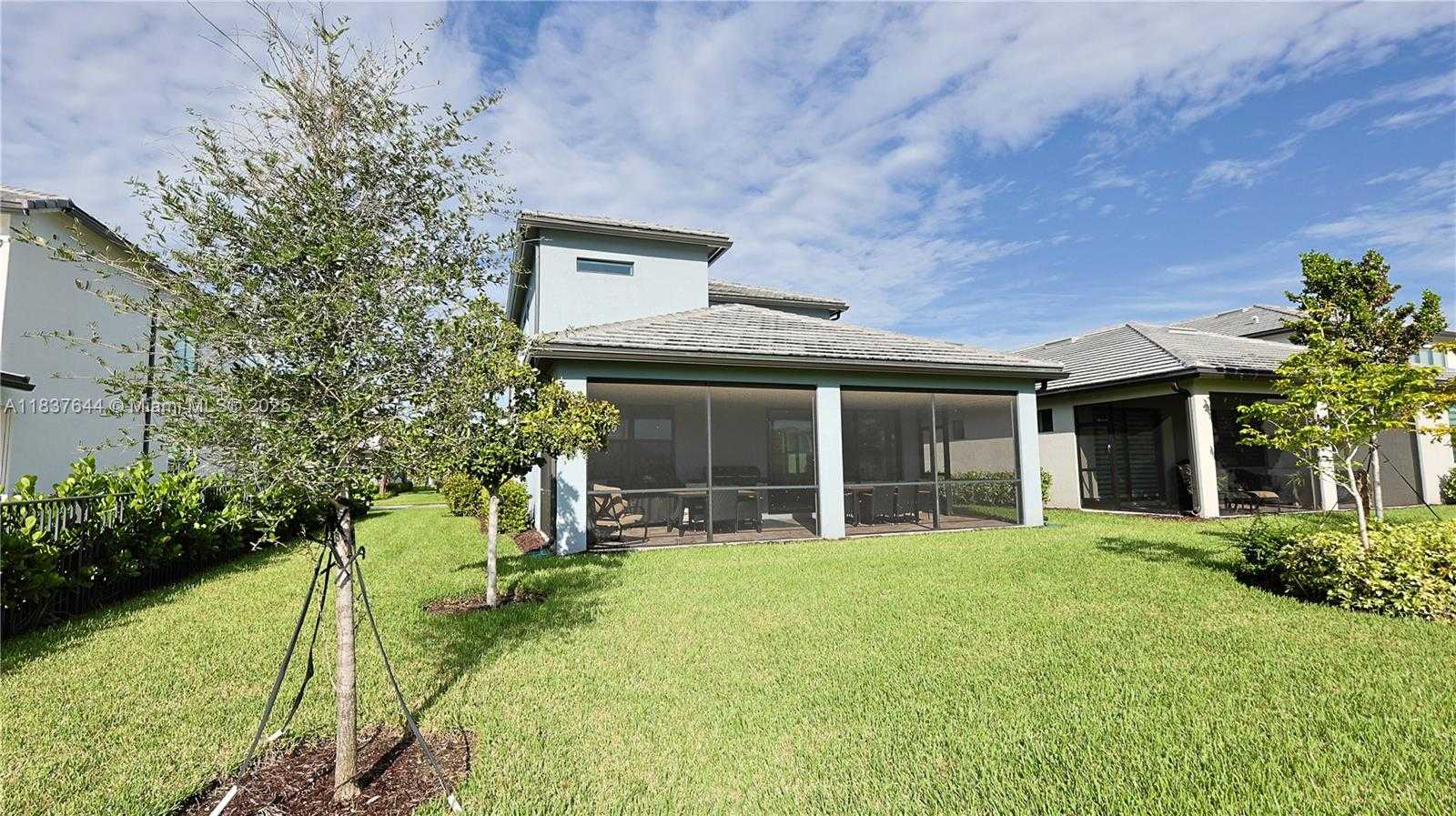 Small Image of 4468 SPRUCE LN, Oakland Park Number 68