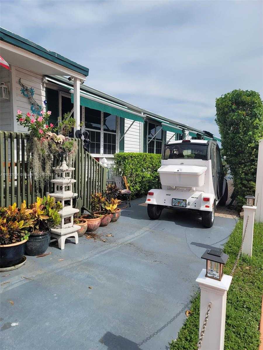 Small Image of 35250 SOUTH WEST 177TH CT UNIT #26, Homestead Number 3