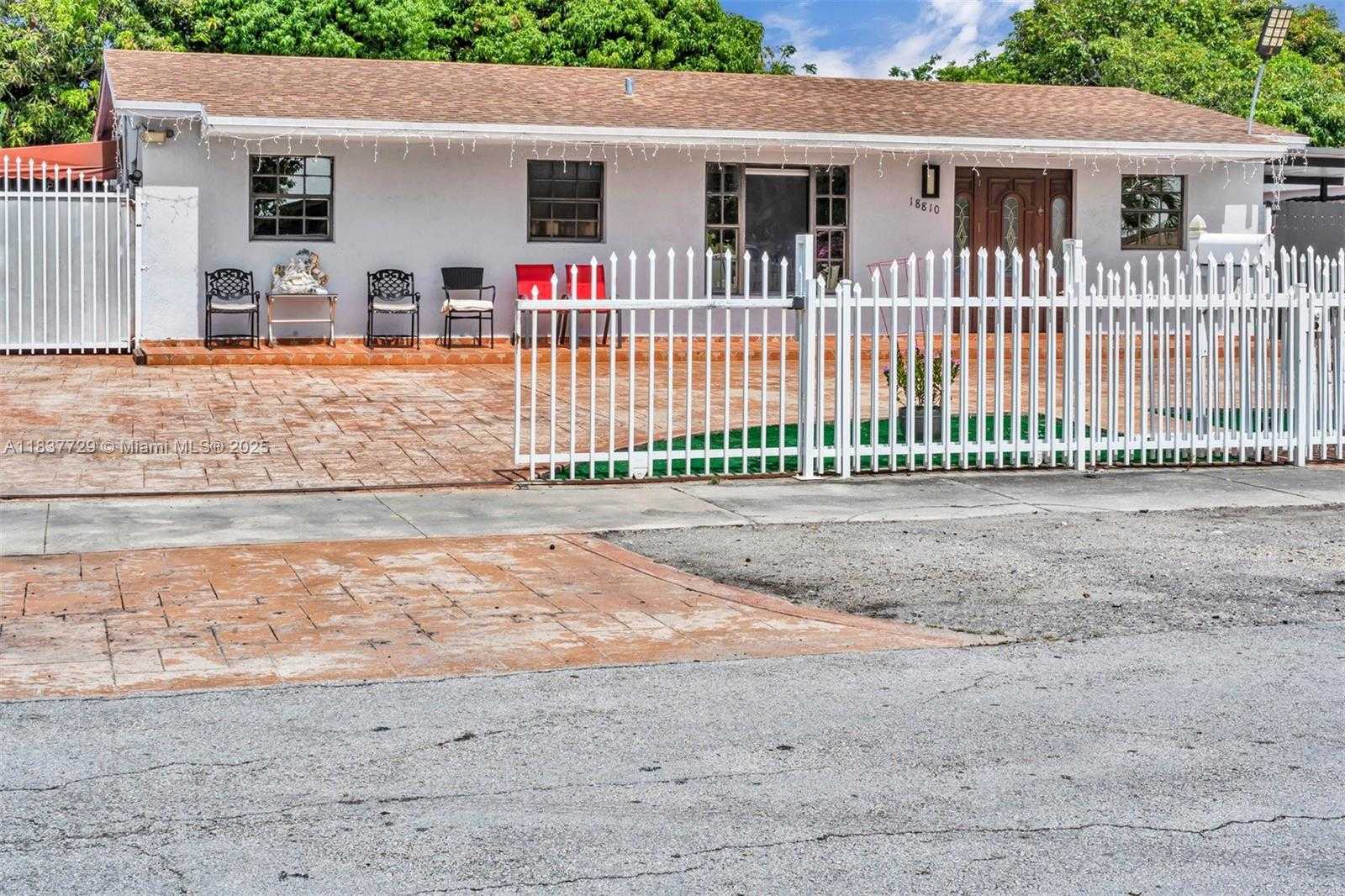 Small Image of 18810 NORTH WEST 51ST AVE, Miami Gardens Number 2