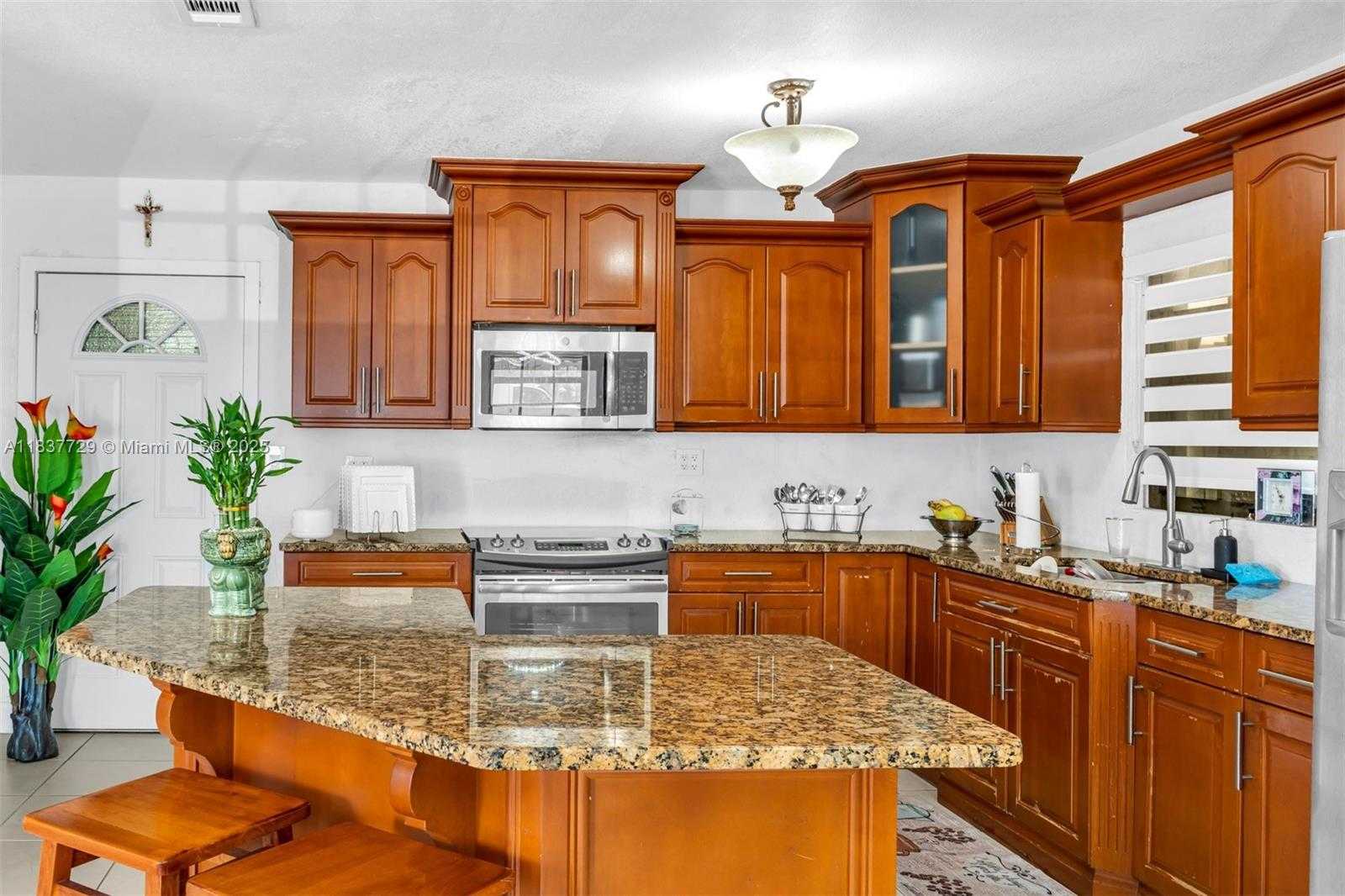 Small Image of 18810 NORTH WEST 51ST AVE, Miami Gardens Number 7