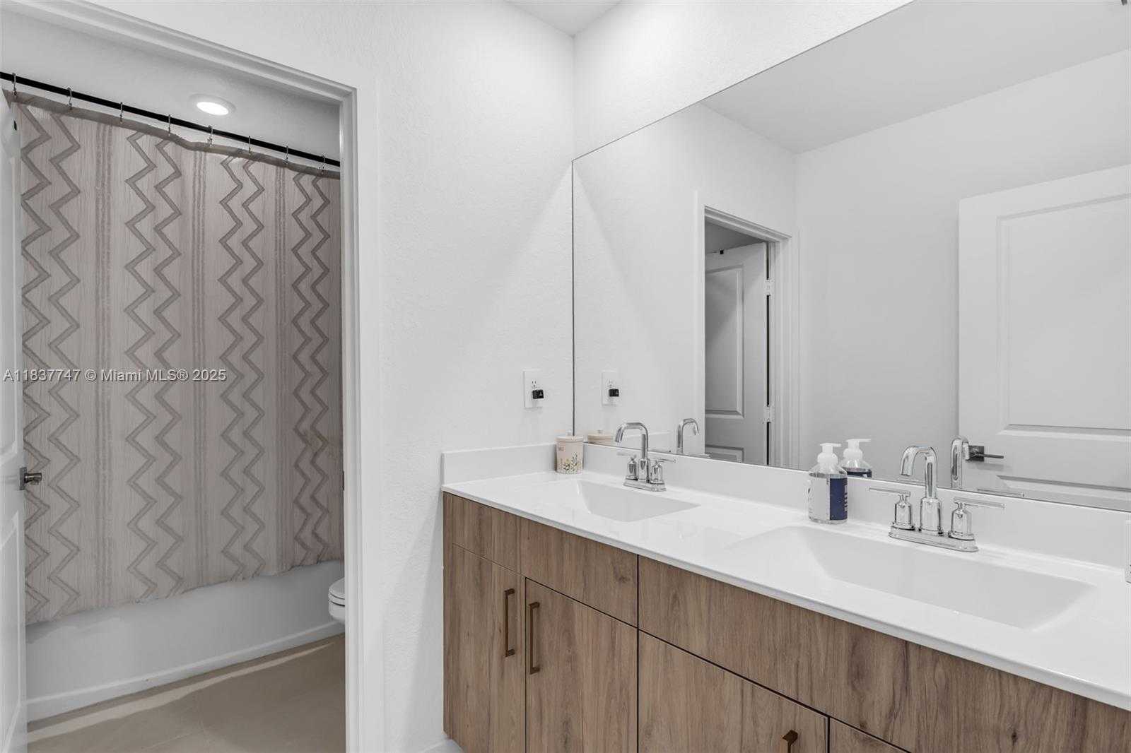 Small Image of 12929 SOUTH WEST 265TH TER, Homestead Number 31
