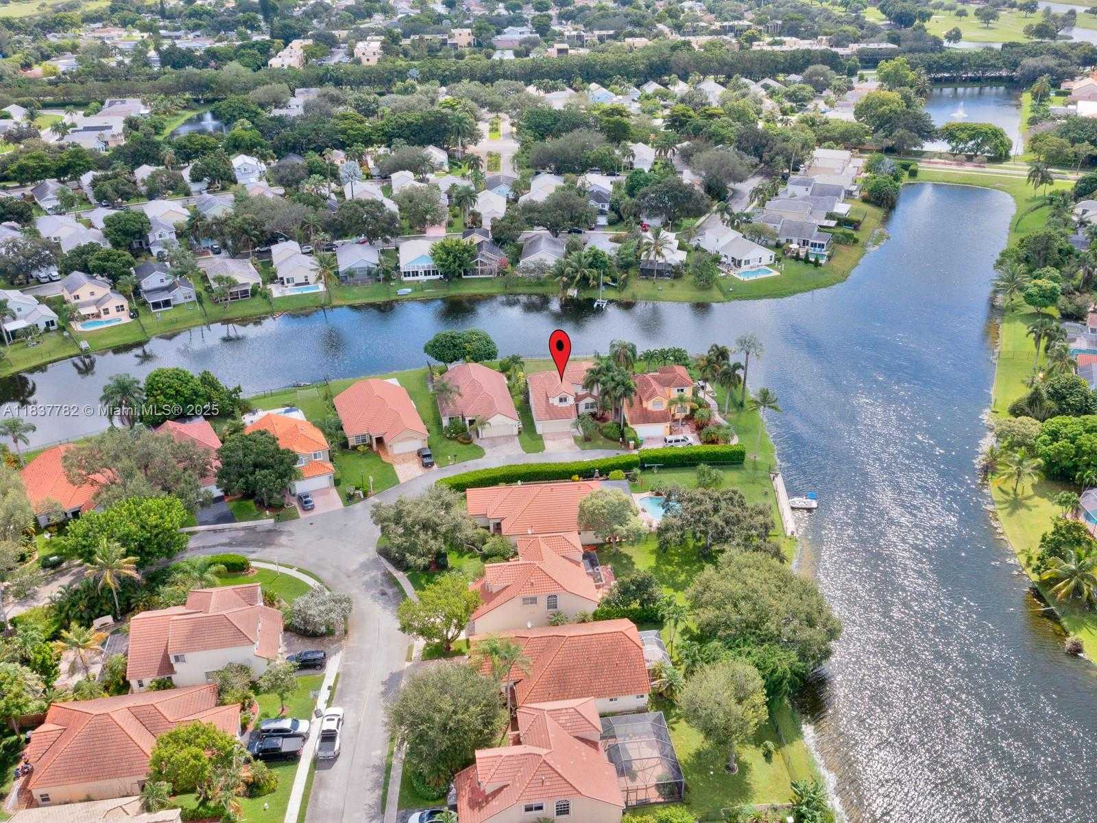 Small Image of 2957 OAK PARK CIR, Davie Number 42