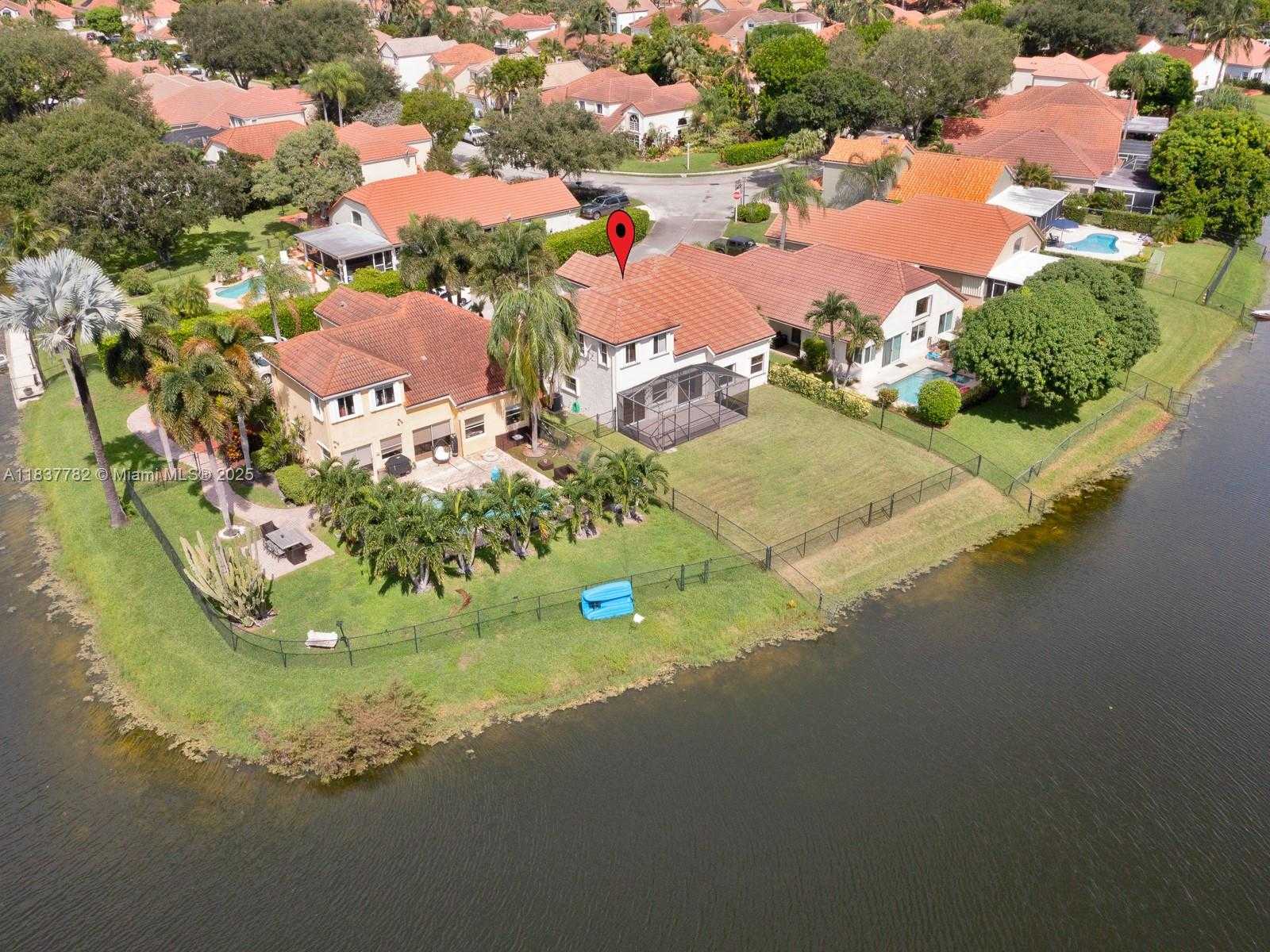 Small Image of 2957 OAK PARK CIR, Davie Number 47
